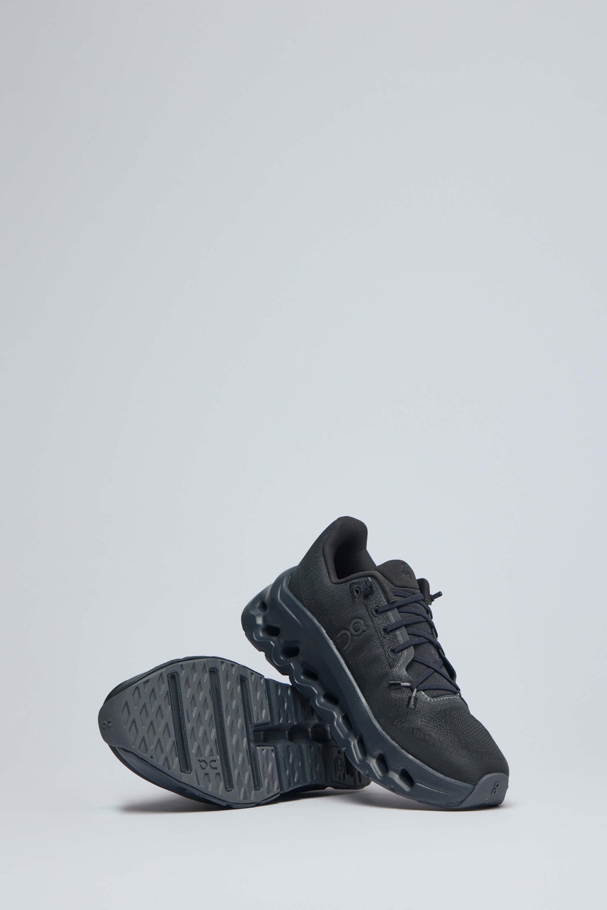 Close-up of ON Running Cloudtilt 1 textured upper and lace-up closure