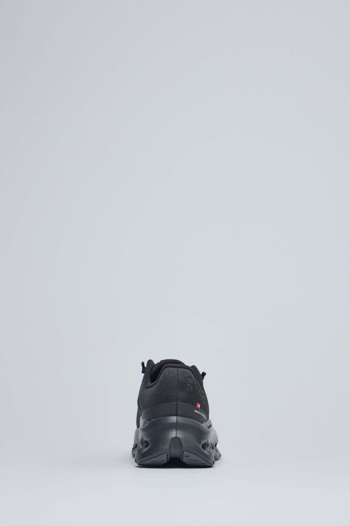 ON Running Cloudtilt 1 black sneakers styled with casual outfit
