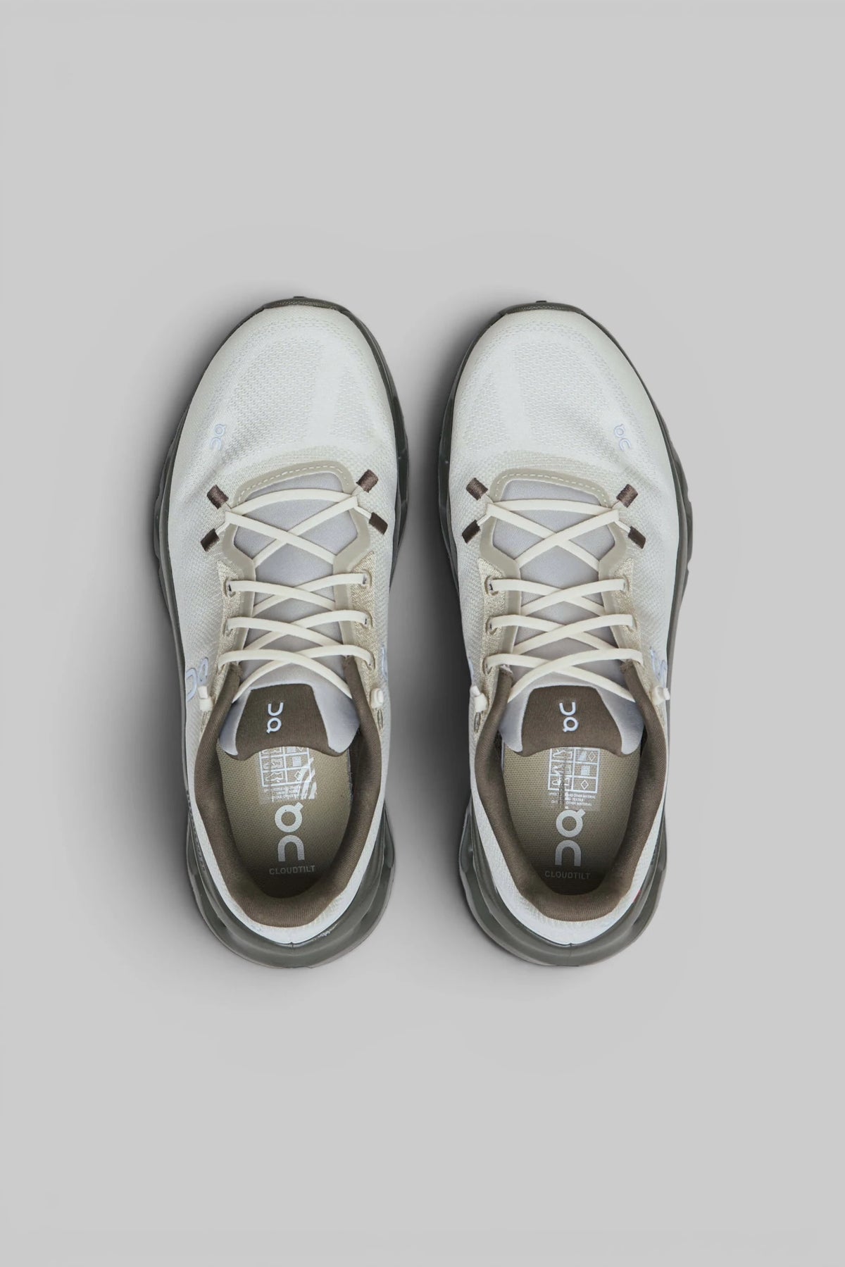 ON Running Cloudtilt 1 M contrast heel panel detail
