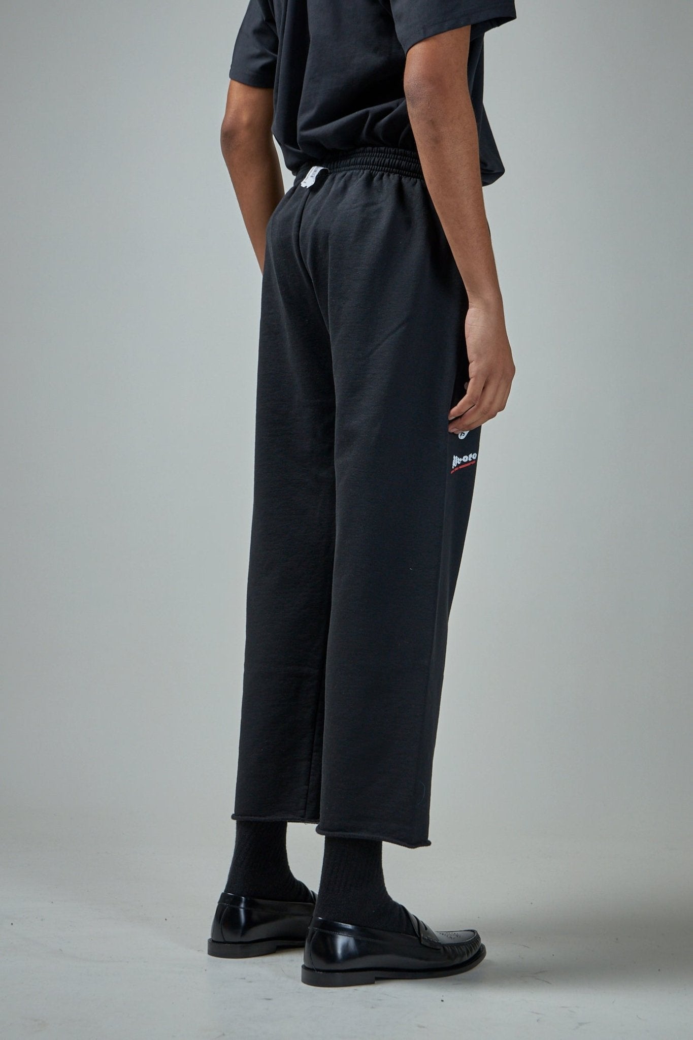 Prototypes - Cropped Sweatpants - LABELS