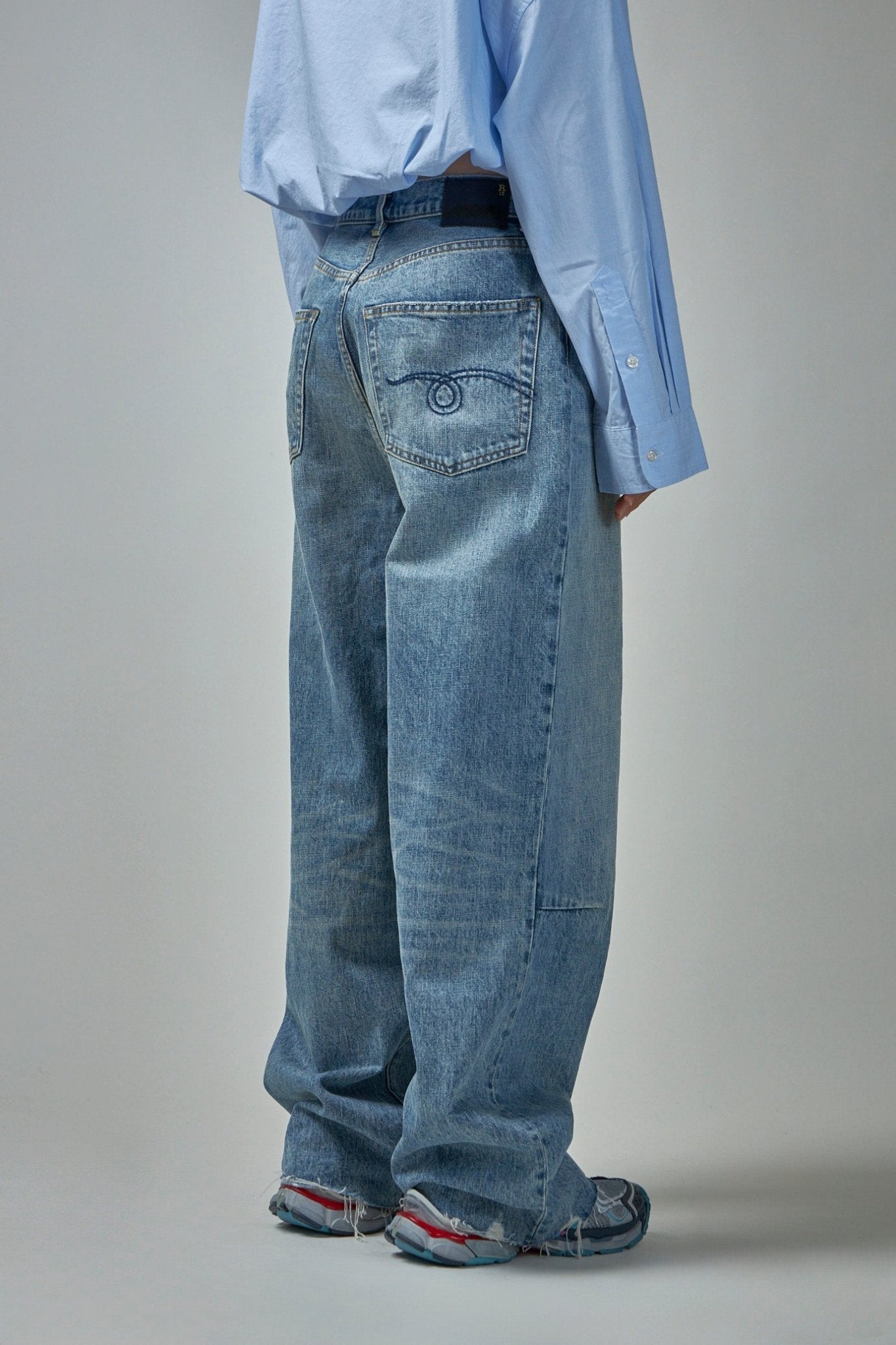 R13 デニムWayne　パンツ　25インチ　ML R13 Straight Jeans - Wayne Articulated Knee Jean – LABELS