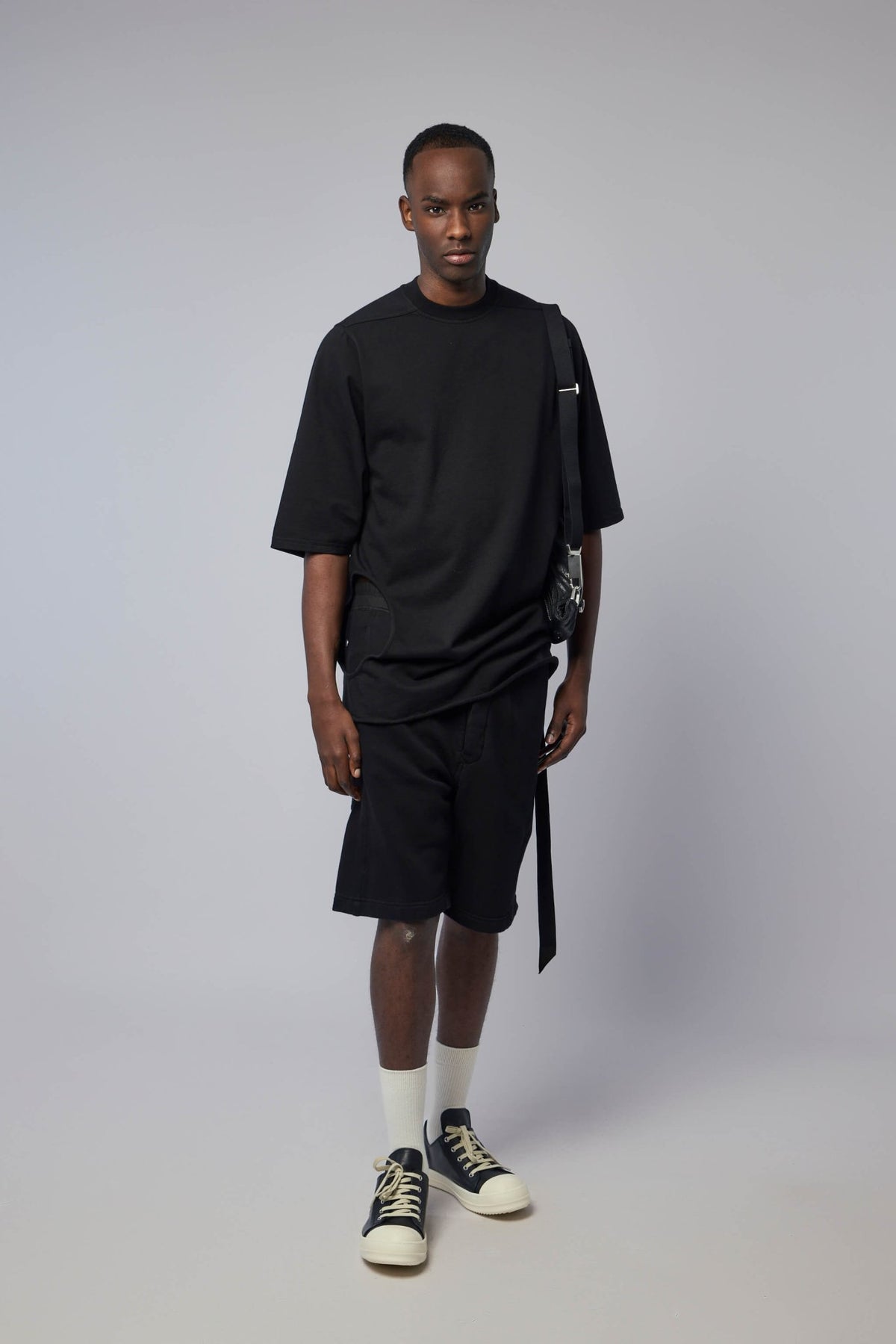 Rick Owens DRKSHDW t-shirt flat lay displaying clean lines and solid black color, view 8