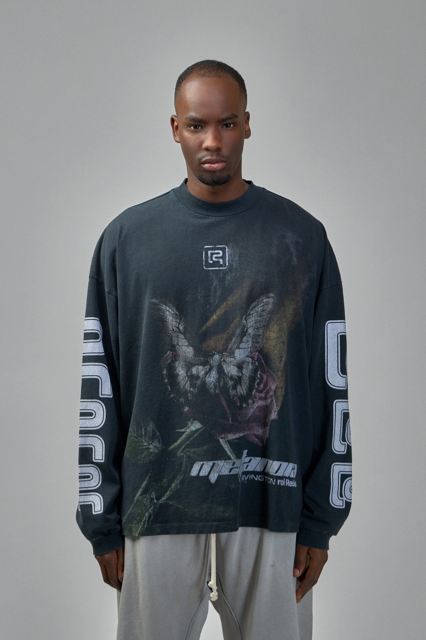 RIVINGTON roi Rebis ロンT Gray Divinity Paper Garden LS T-shirt by Rivington Roi Rebis on Sale