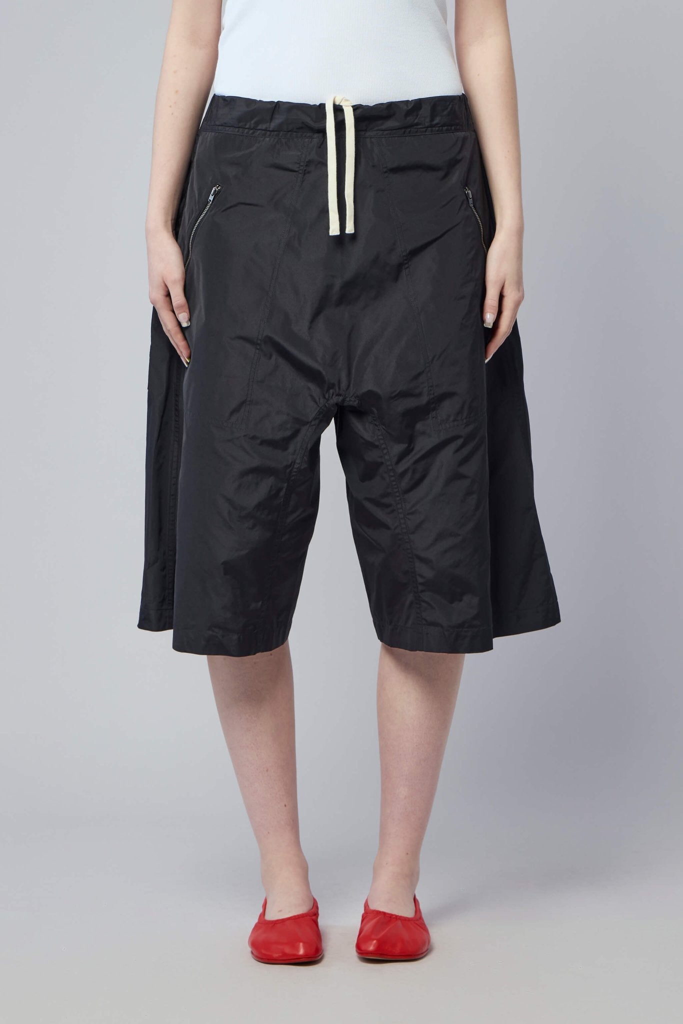 Sofie D'Hoore - Relaxed W. Zippockets Extra Low Crotch Short - LABELS