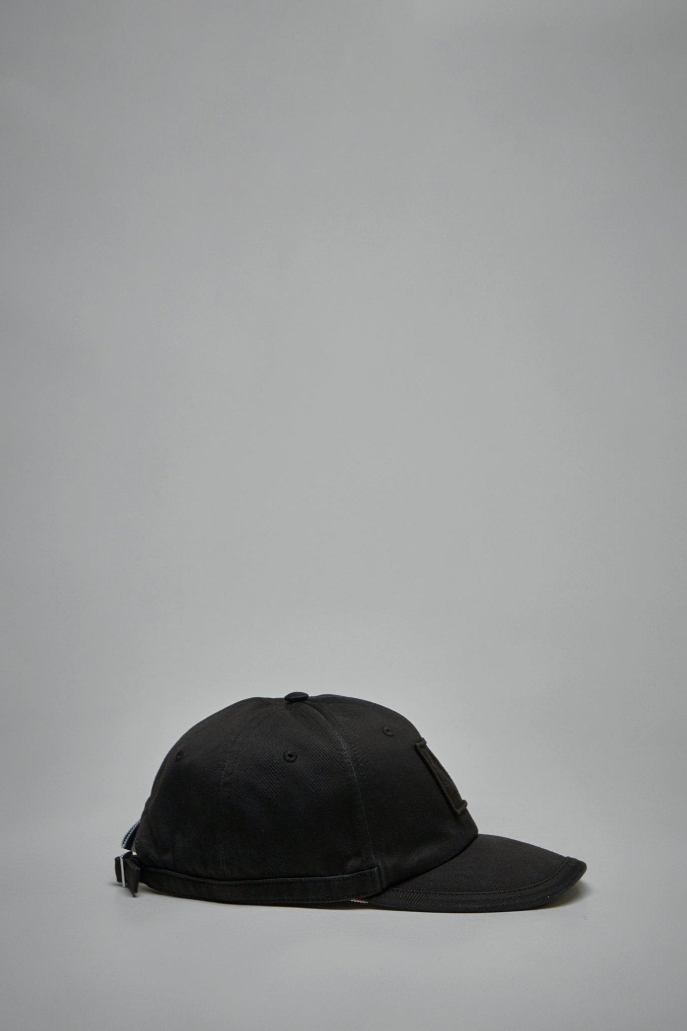Thom Browne - 6 Panel Baseball Cap black 001 - LABELS