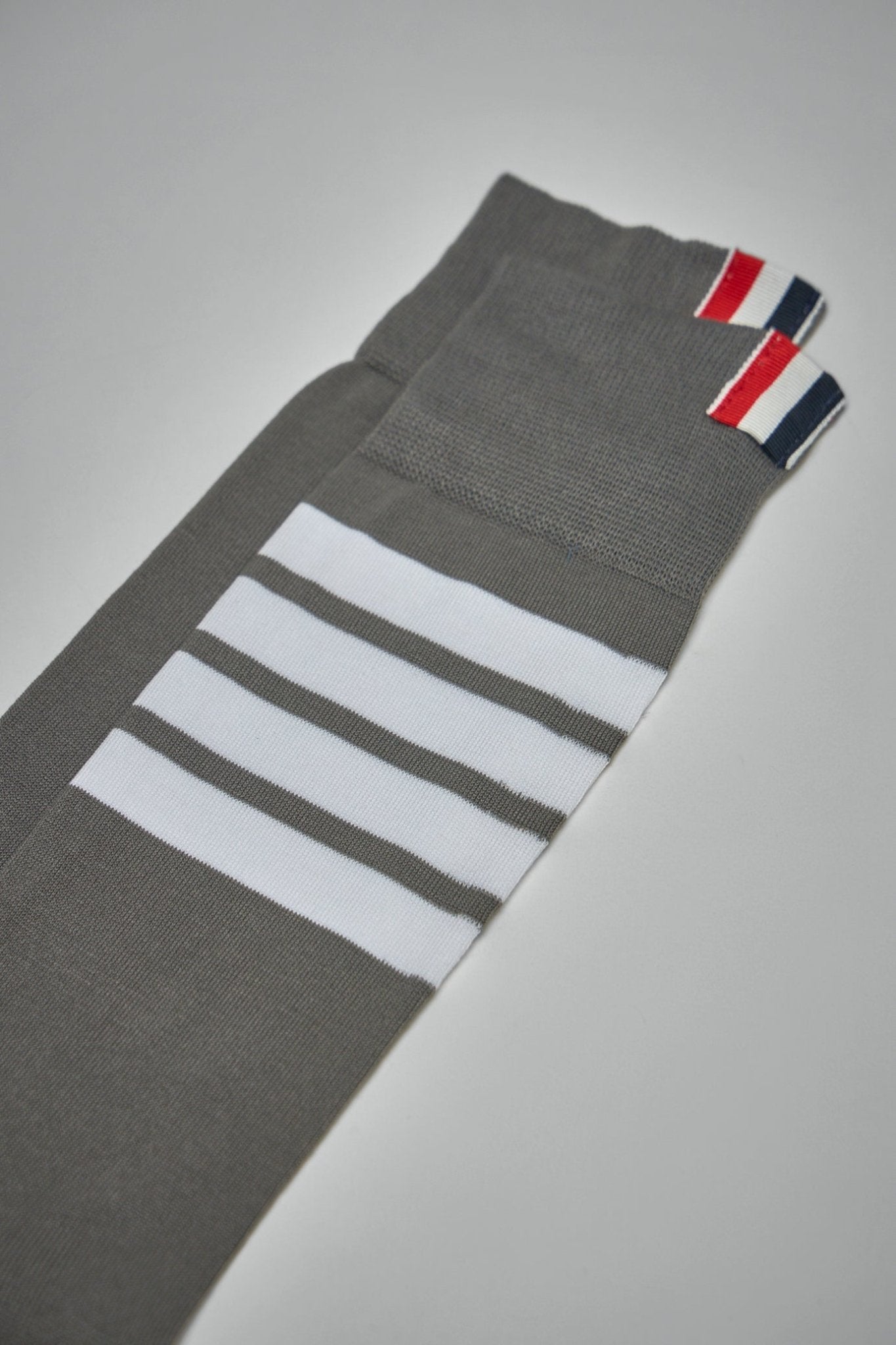 Thom Browne - Mid Calf Socks W/ 4Bar In Lightweight Cotton - LABELS