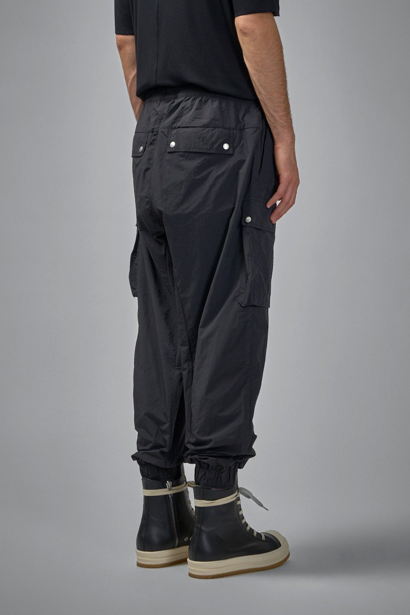 Thom Krom - M P 26 - LABELS