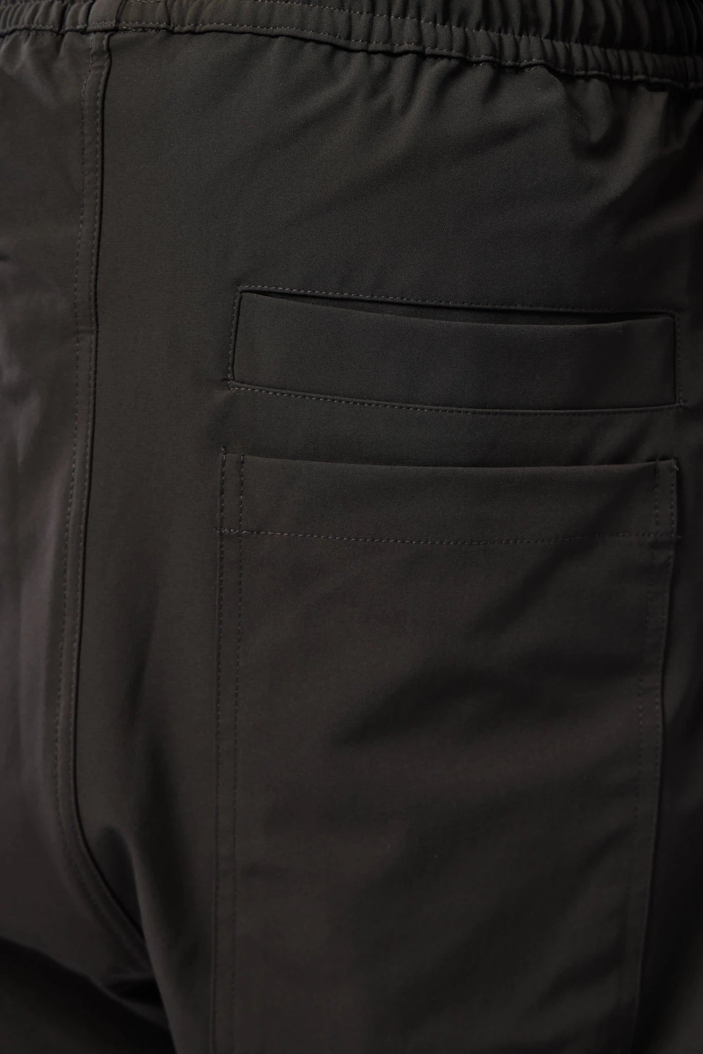 Thom Krom - M P 54 - LABELS