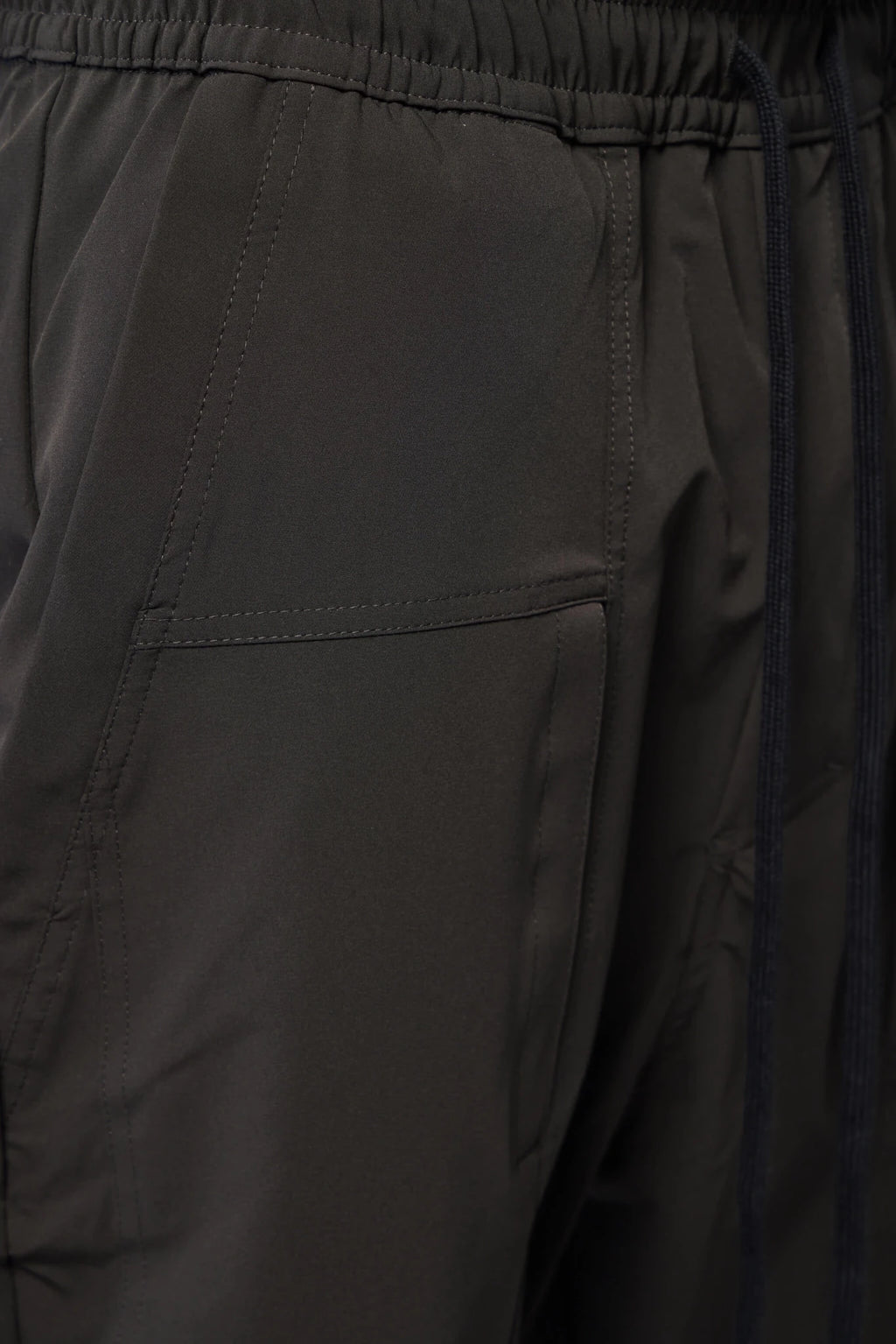Thom Krom - M P 54 - LABELS