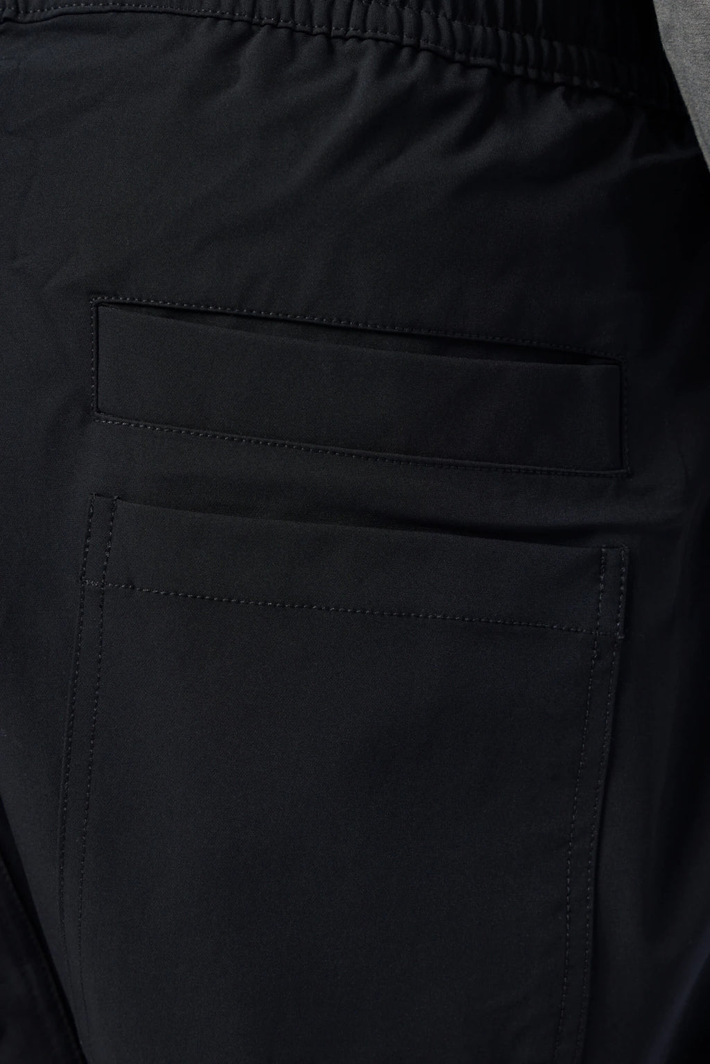Thom Krom - M P 54 - LABELS