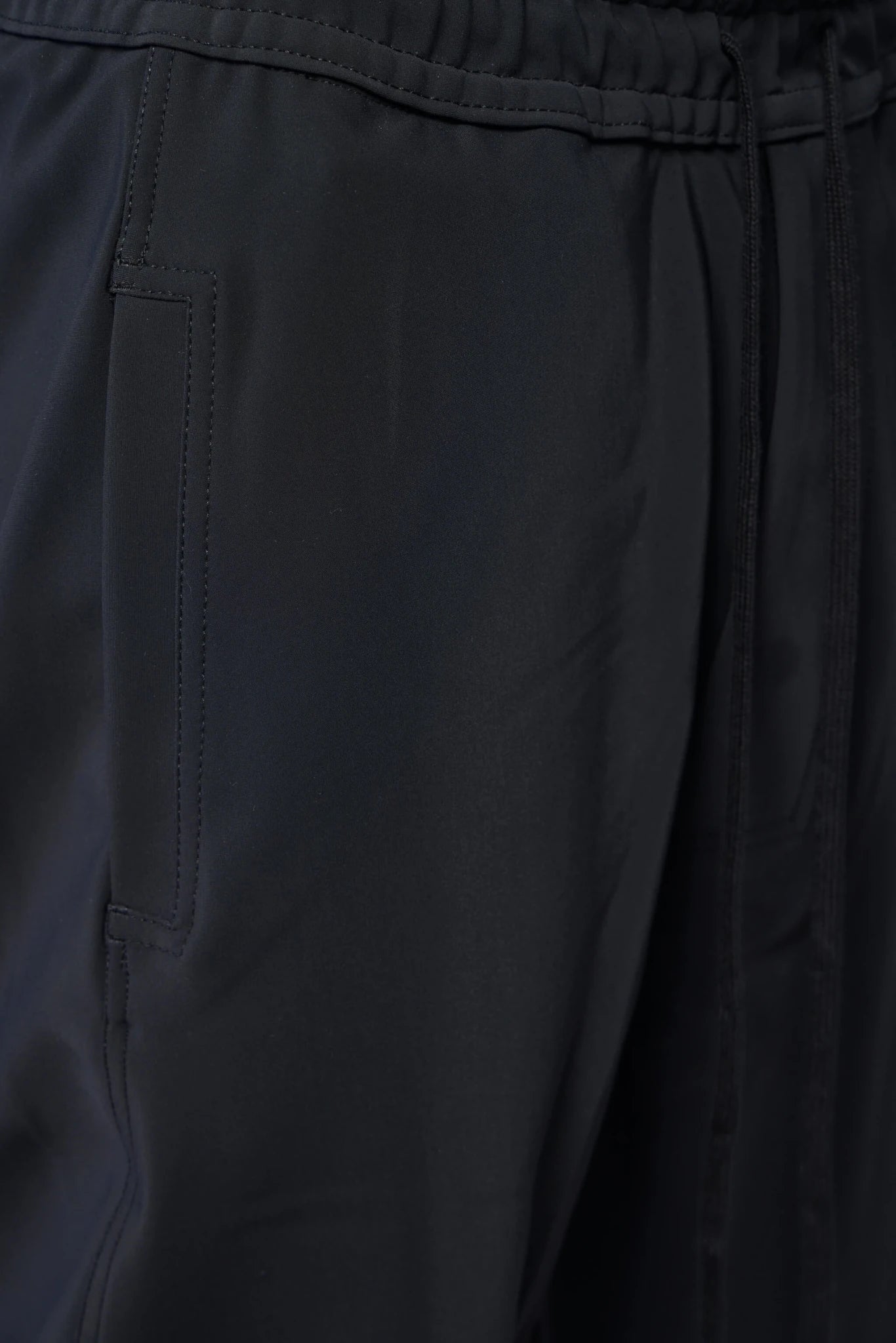 Thom Krom - M P 60 - LABELS
