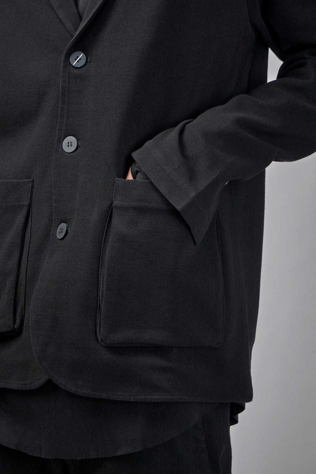 Thom Krom - M SJ 676 - LABELS