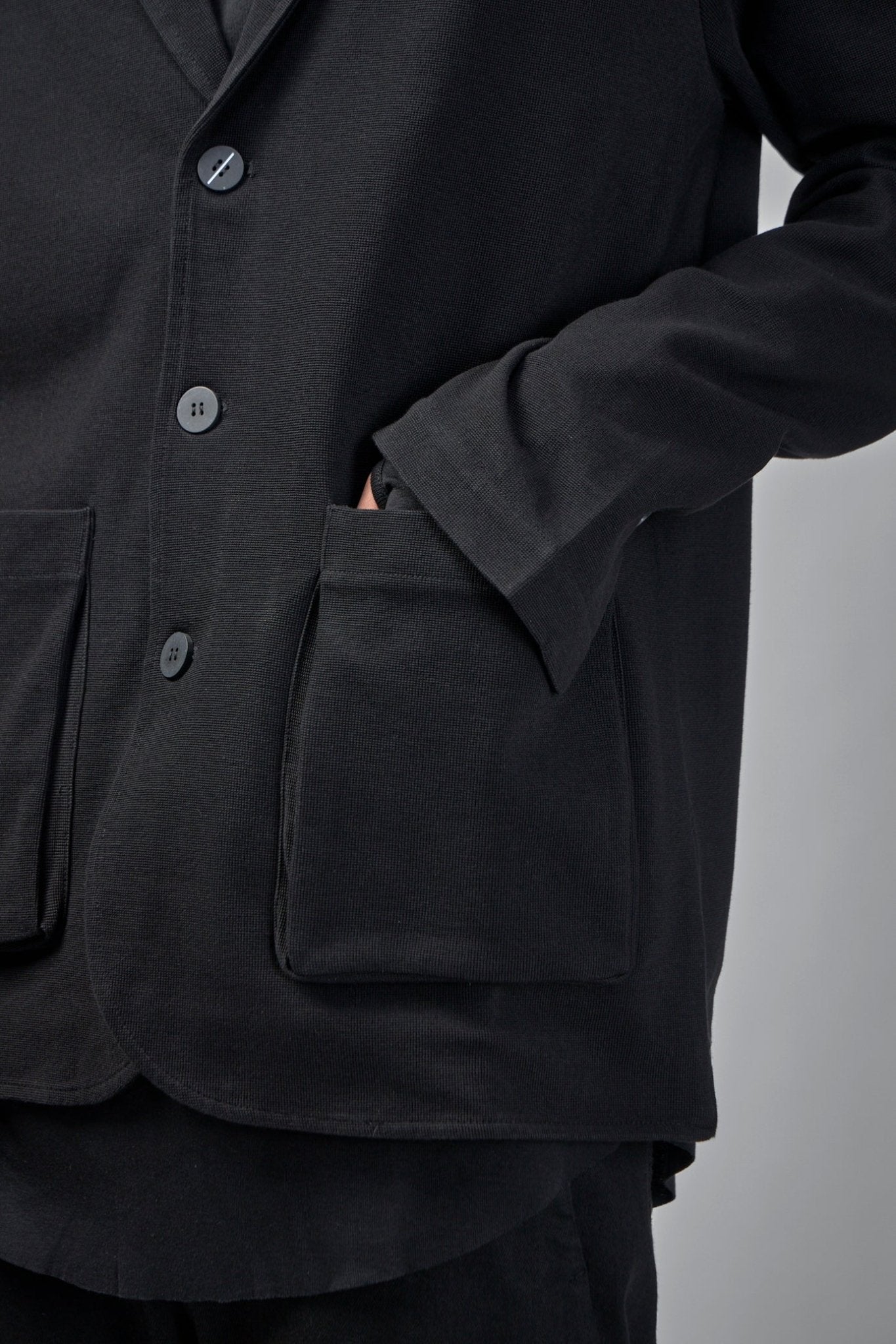 Thom Krom - M SJ 676 - LABELS