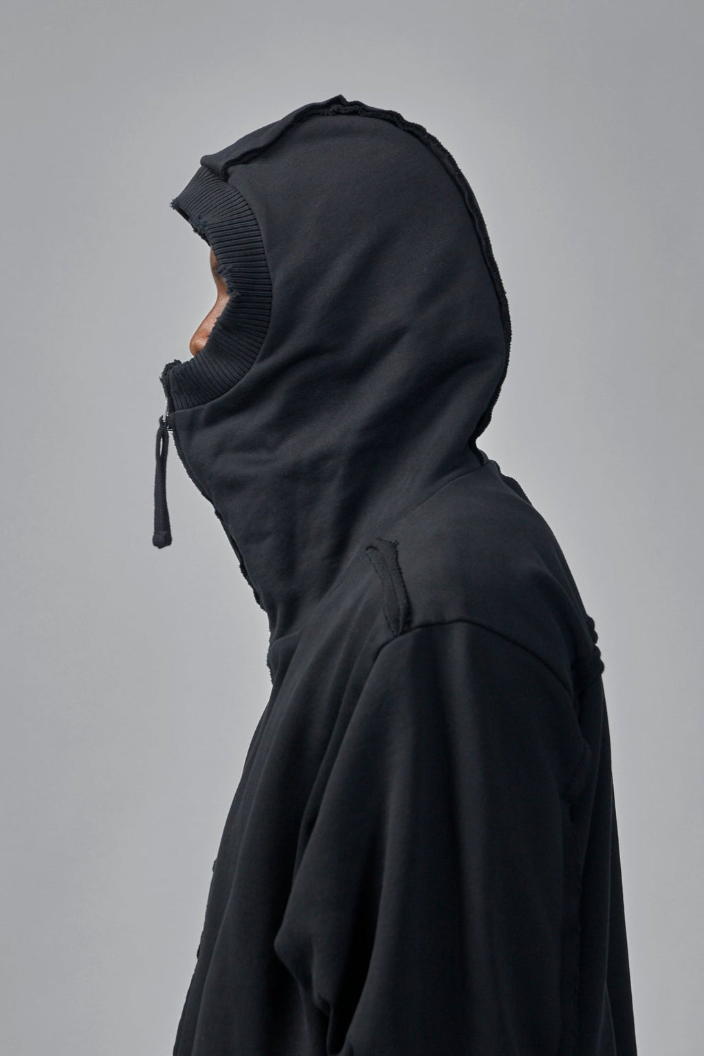 Thom Krom - M SJ 690 - LABELS