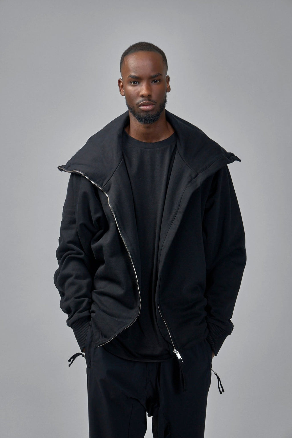 Thom Krom - M SJ 690 - LABELS