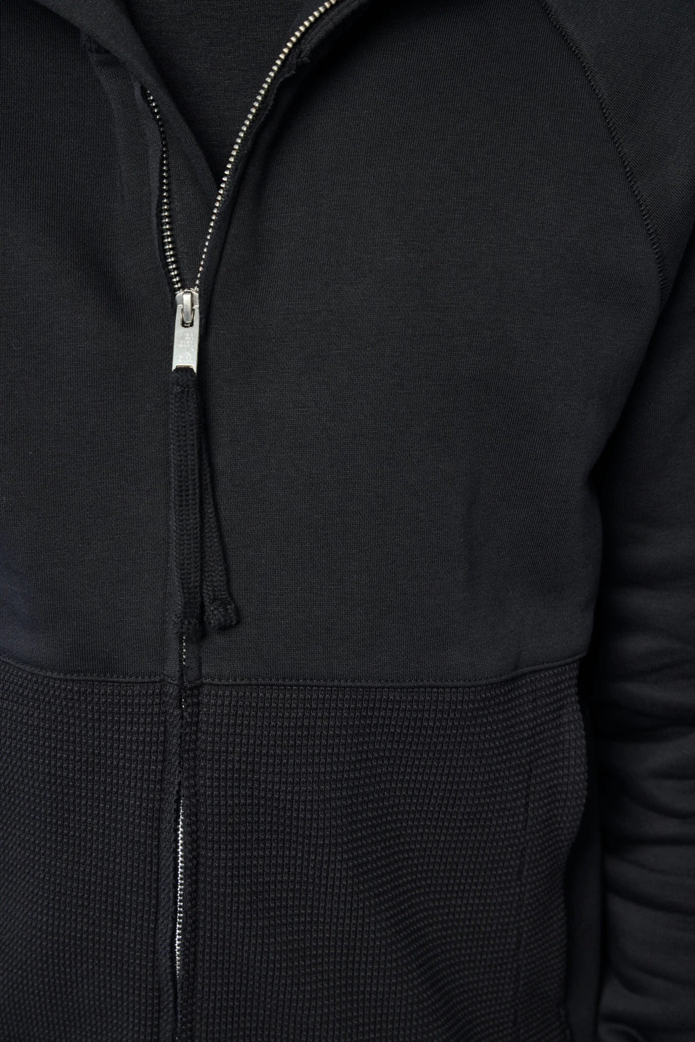Thom Krom - M SJ 701 - LABELS