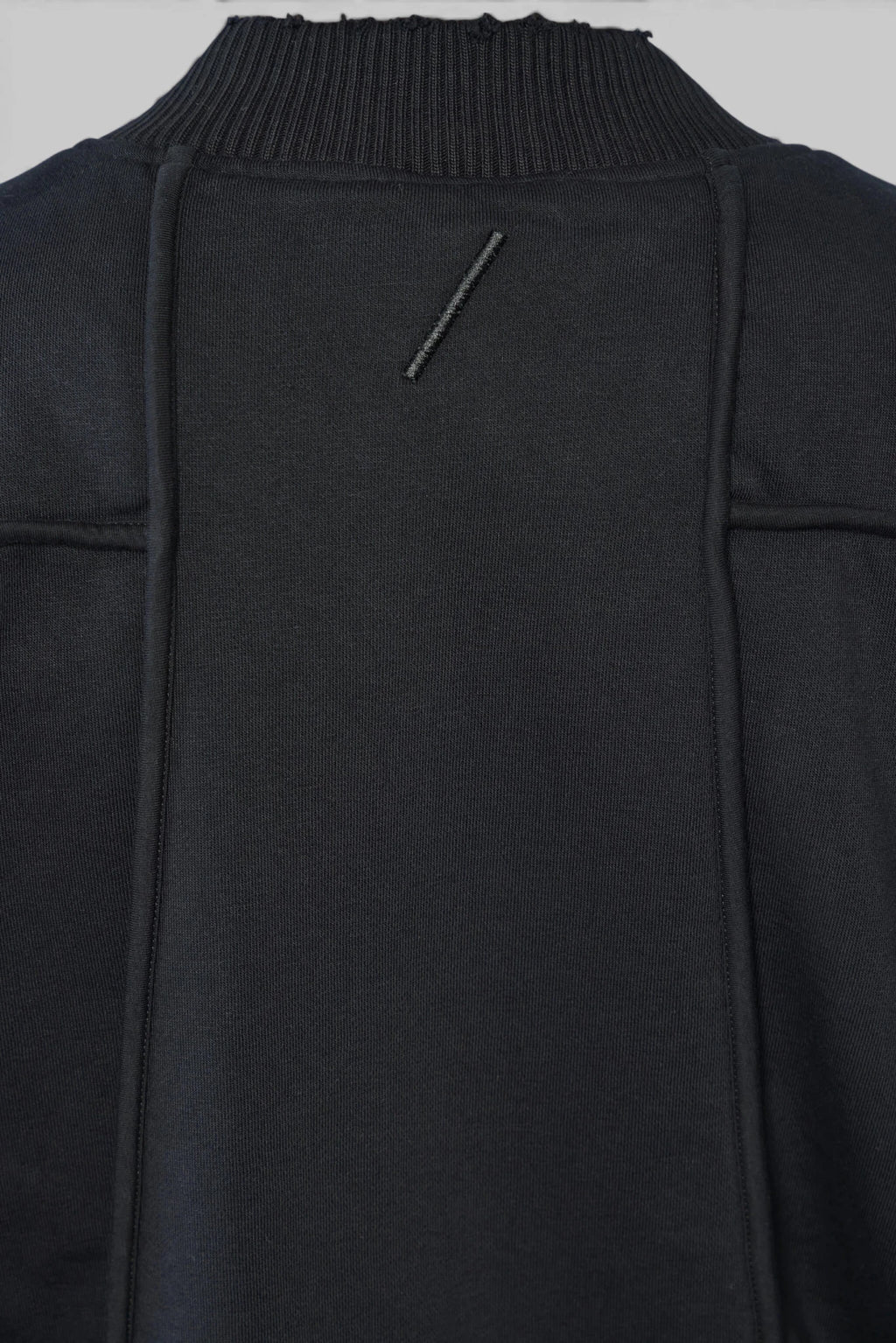 Thom Krom - M SJ 705 - LABELS