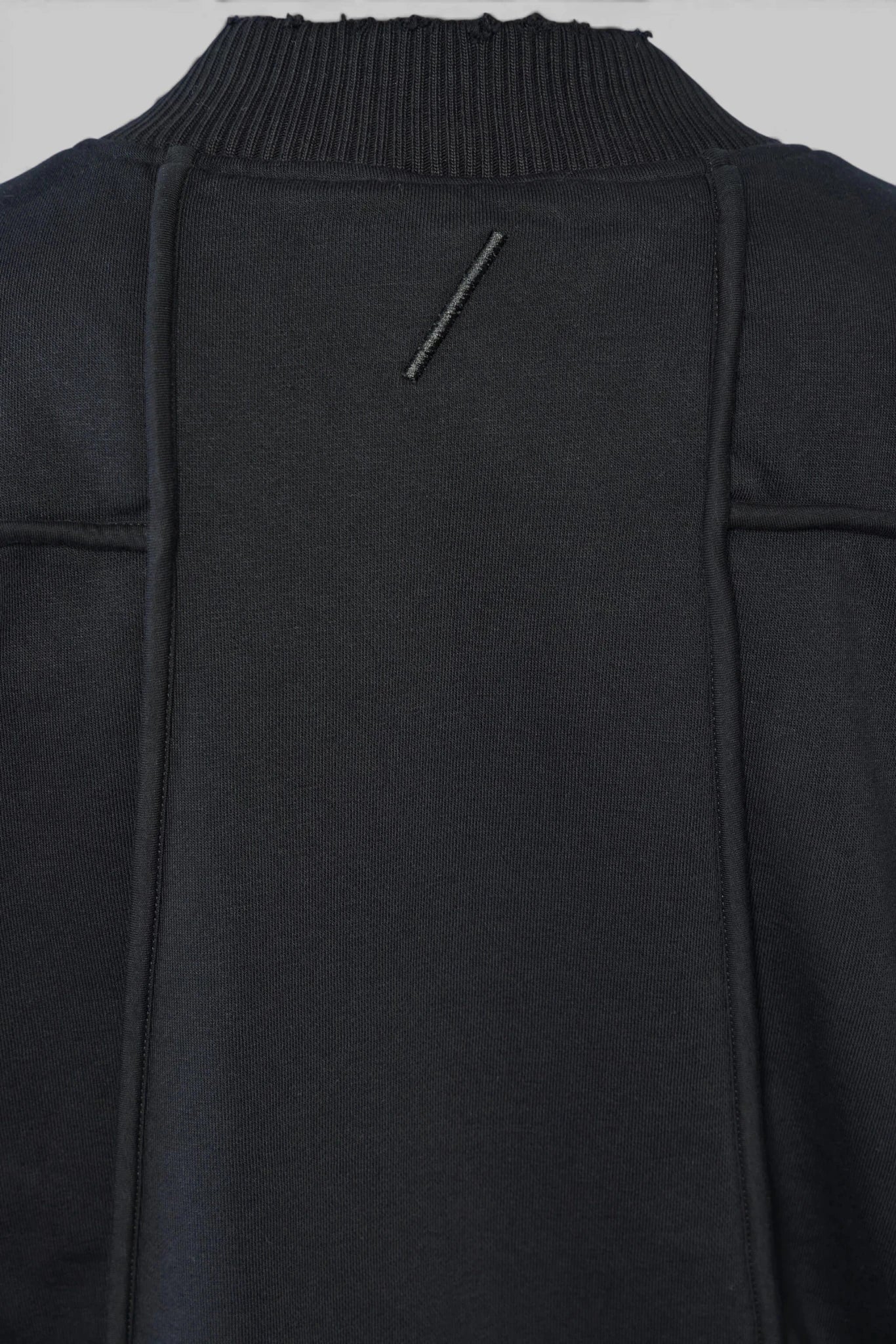 Thom Krom - M SJ 705 - LABELS