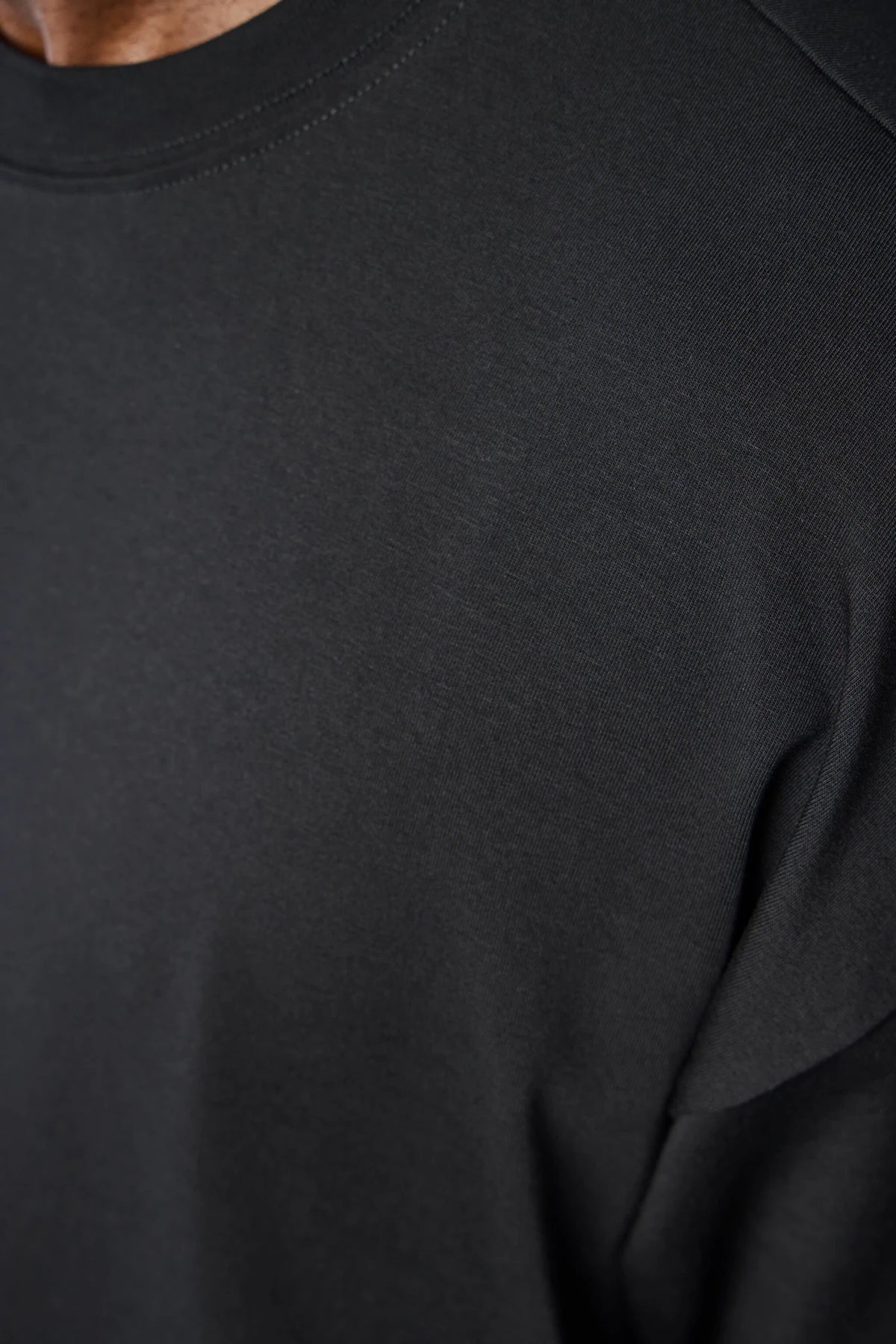 Thom Krom M TS 1005 t-shirt styled with jacket
