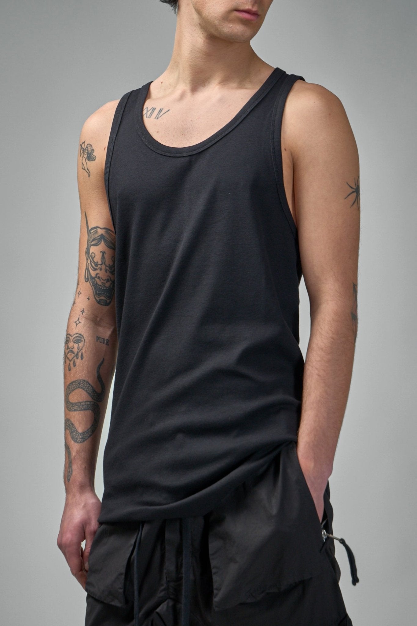 Thom Krom - M TS 854 - LABELS