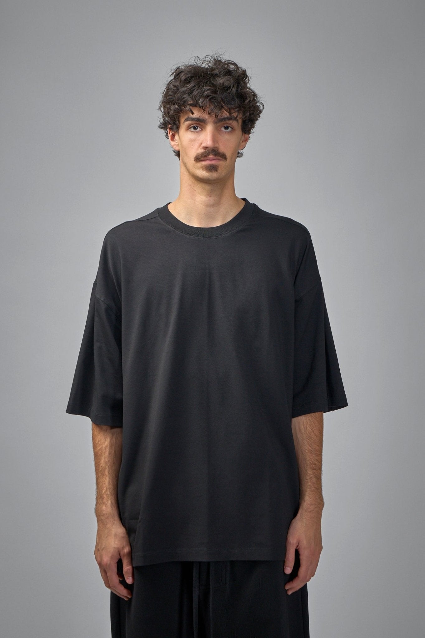 Thom Krom - M TS 882 - LABELS