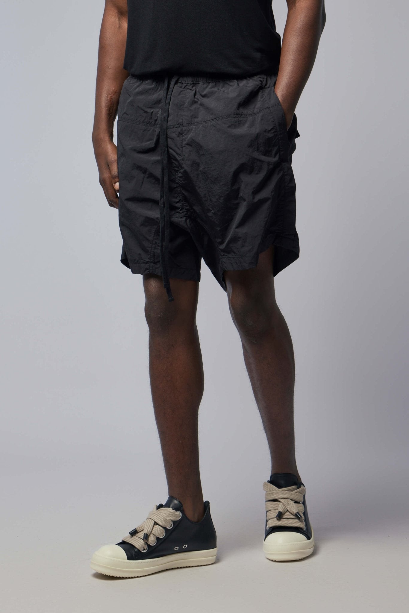 新品 thom krom トムクロム ハーフパンツ 黒 M RUNDHOLZ Thom Krom Shorts M P 42 - Crinkled Polyamide – LABELS