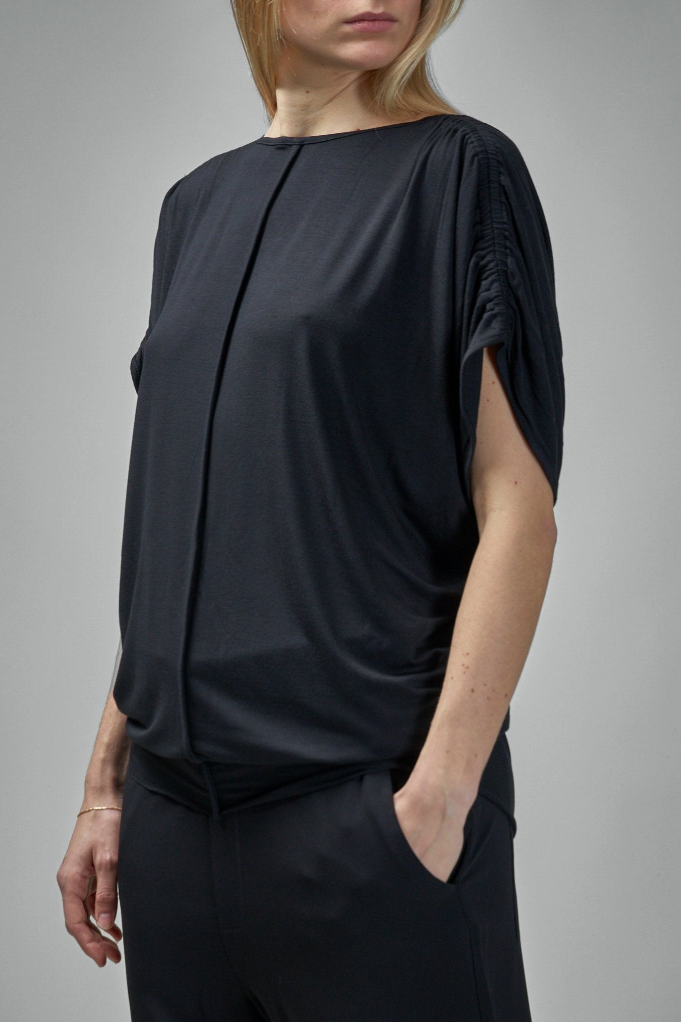 Thom Krom - W D 34 - LABELS