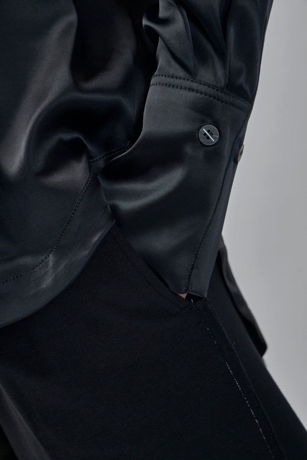 Thom Krom - W H 9 - LABELS