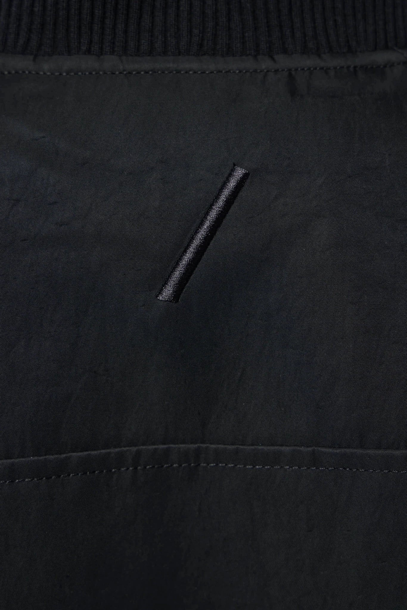 Thom Krom - W J 228 - LABELS