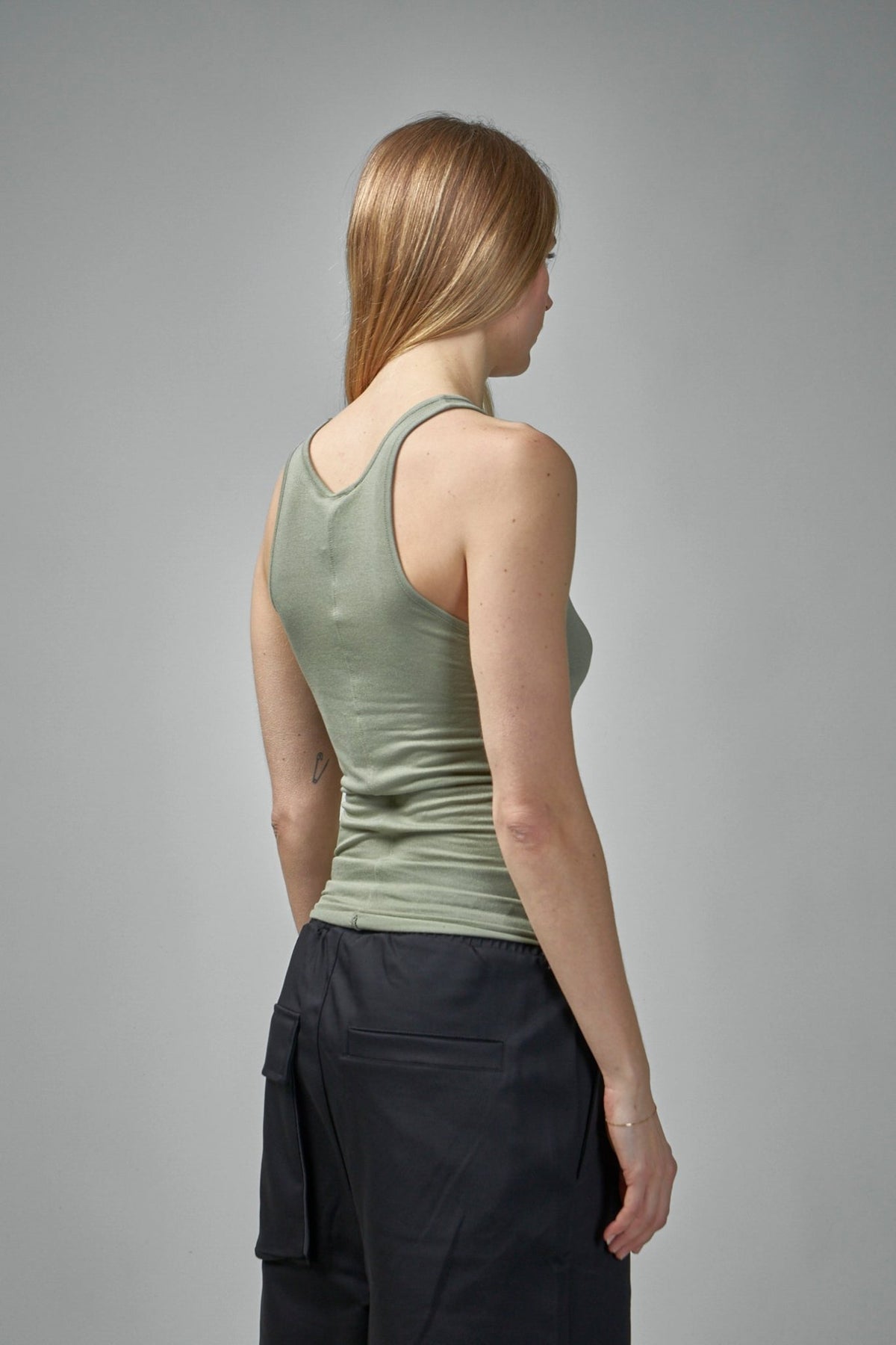 Model wearing Thom Krom W TS 560 tank top showing true-to-size fit