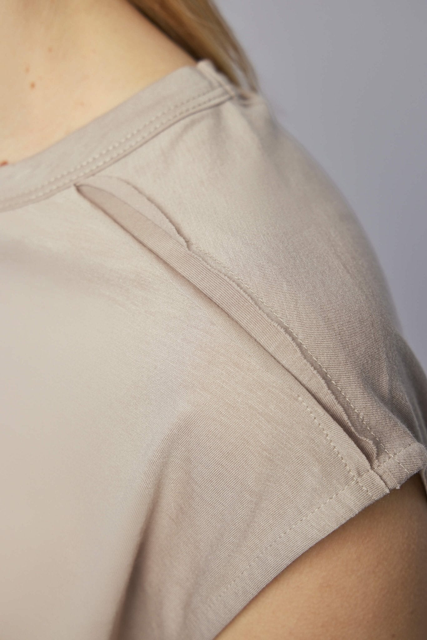 Thom Krom - Women T-shirt - LABELS