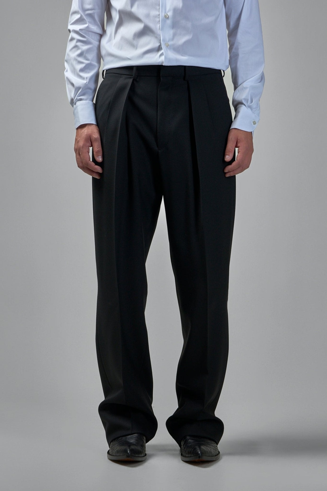 TOM FORD ブラックパンツ 46 TOM FORD Wide-Leg Pants - Broken Twill Double Pleat – LABELS