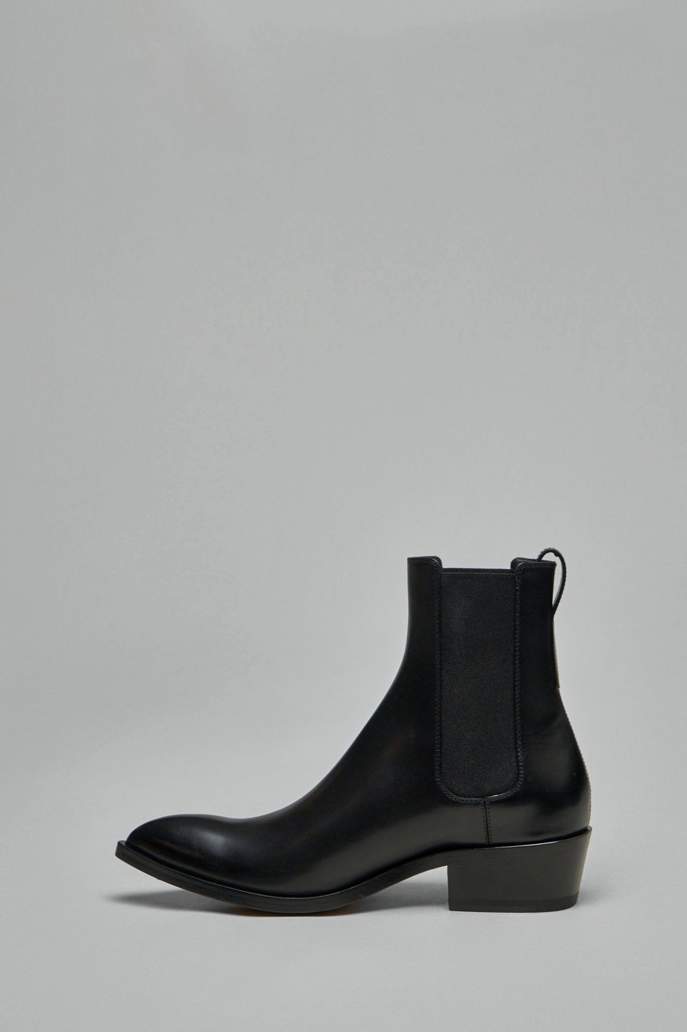 TOM FORD - Burnished Leather Chelsea Boot - LABELS