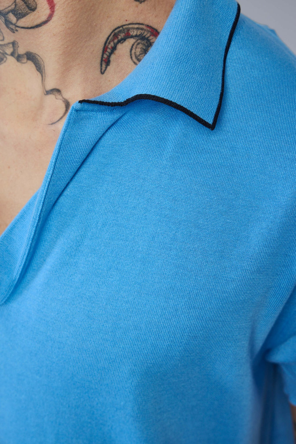 TOM FORD - Cotton Silk Tipping SS Buttonless Polo - LABELS