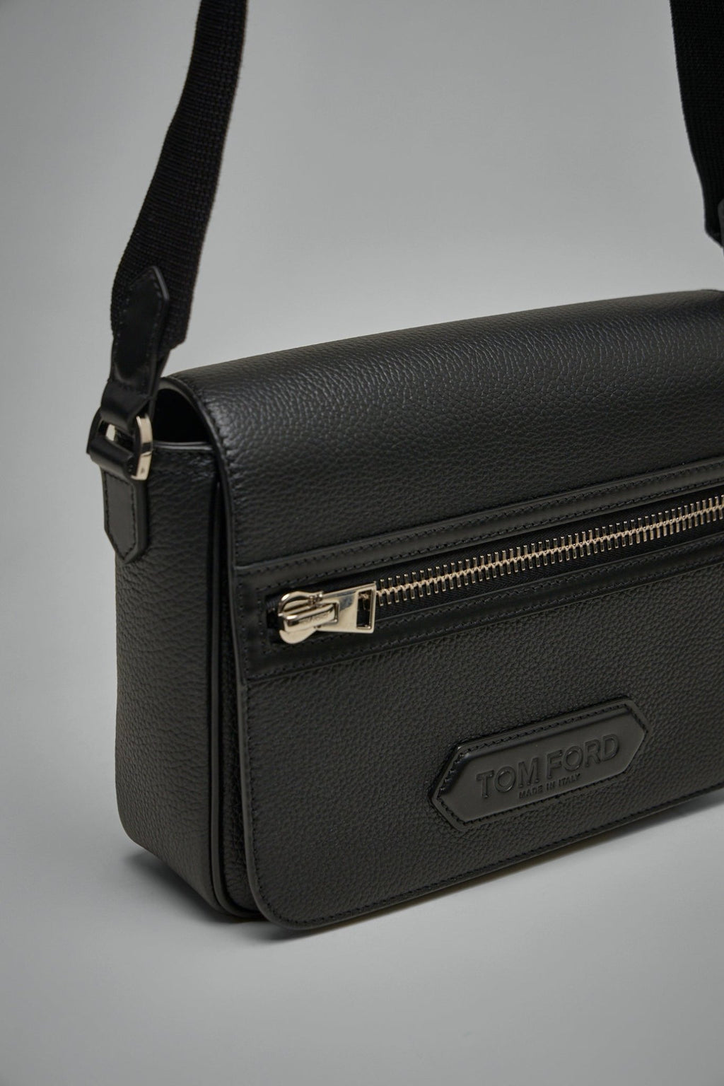 TOM FORD - Soft Grain Leather Traveller Messenger - LABELS