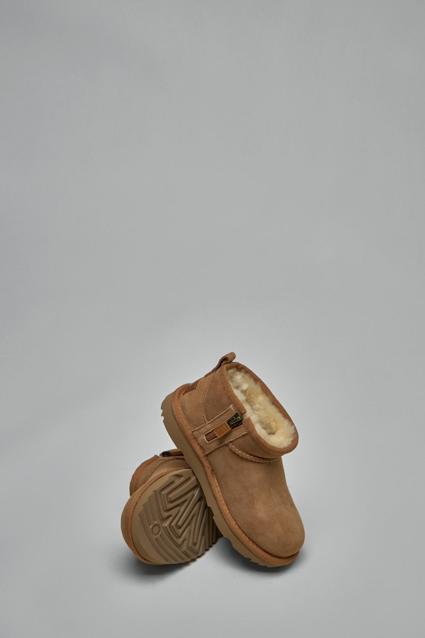 UGG - T Classic Ultra Mini - LABELS