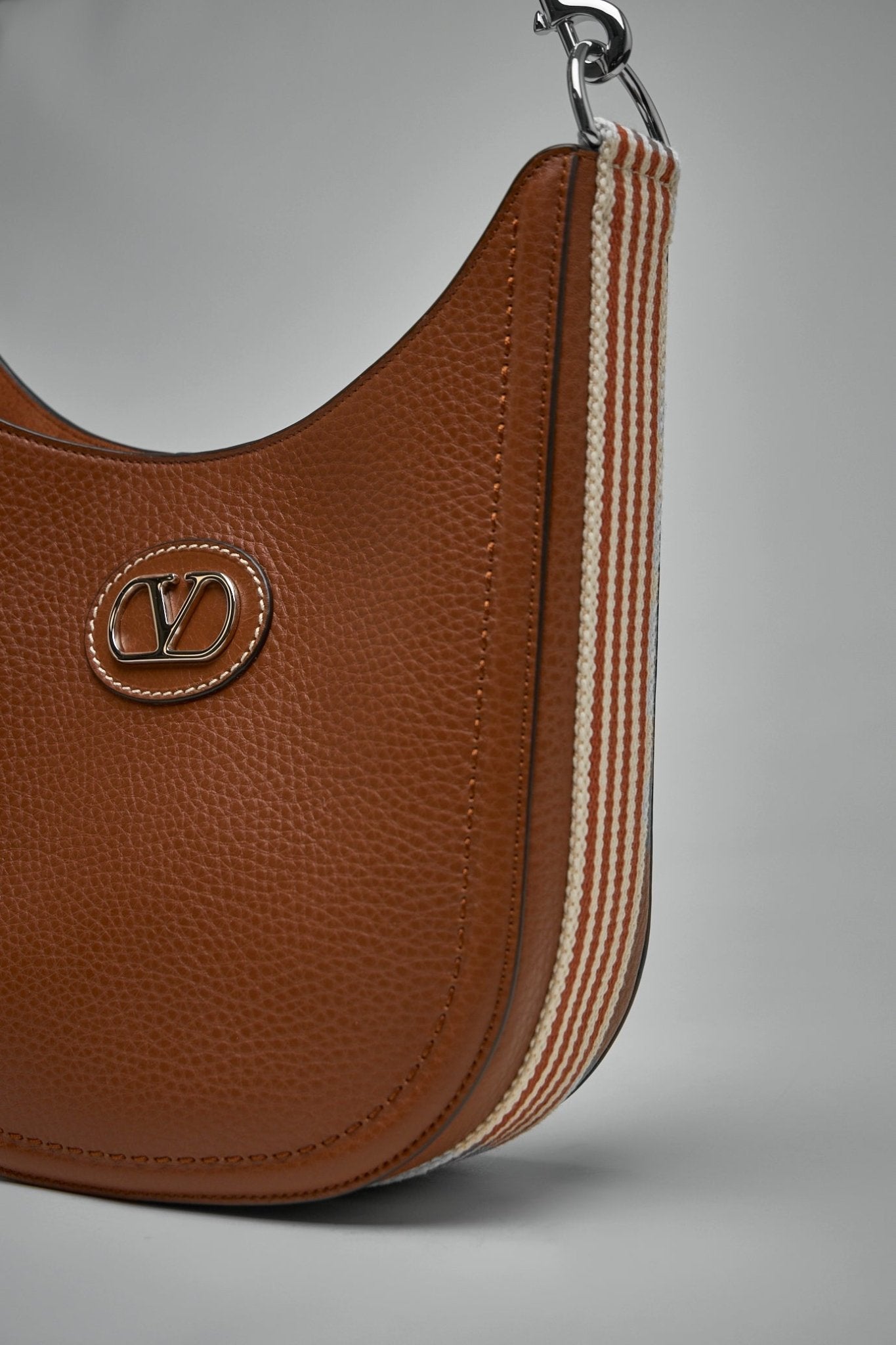 Valentino - Medium Hobo - LABELS