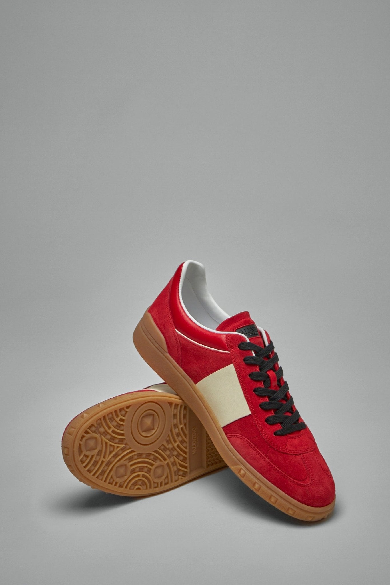 Valentino - Upvillage Low Top Trainer - LABELS