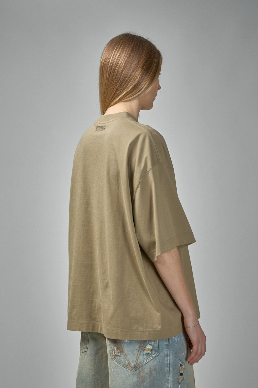 Vetements - Oval Logo Cropped Boxy T-Shirt - LABELS