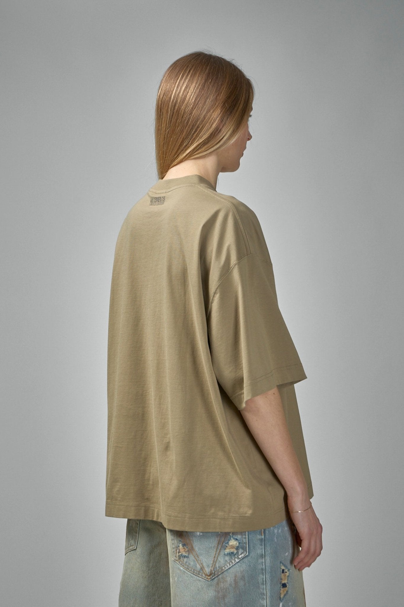 Vetements - Oval Logo Cropped Boxy T-Shirt - LABELS