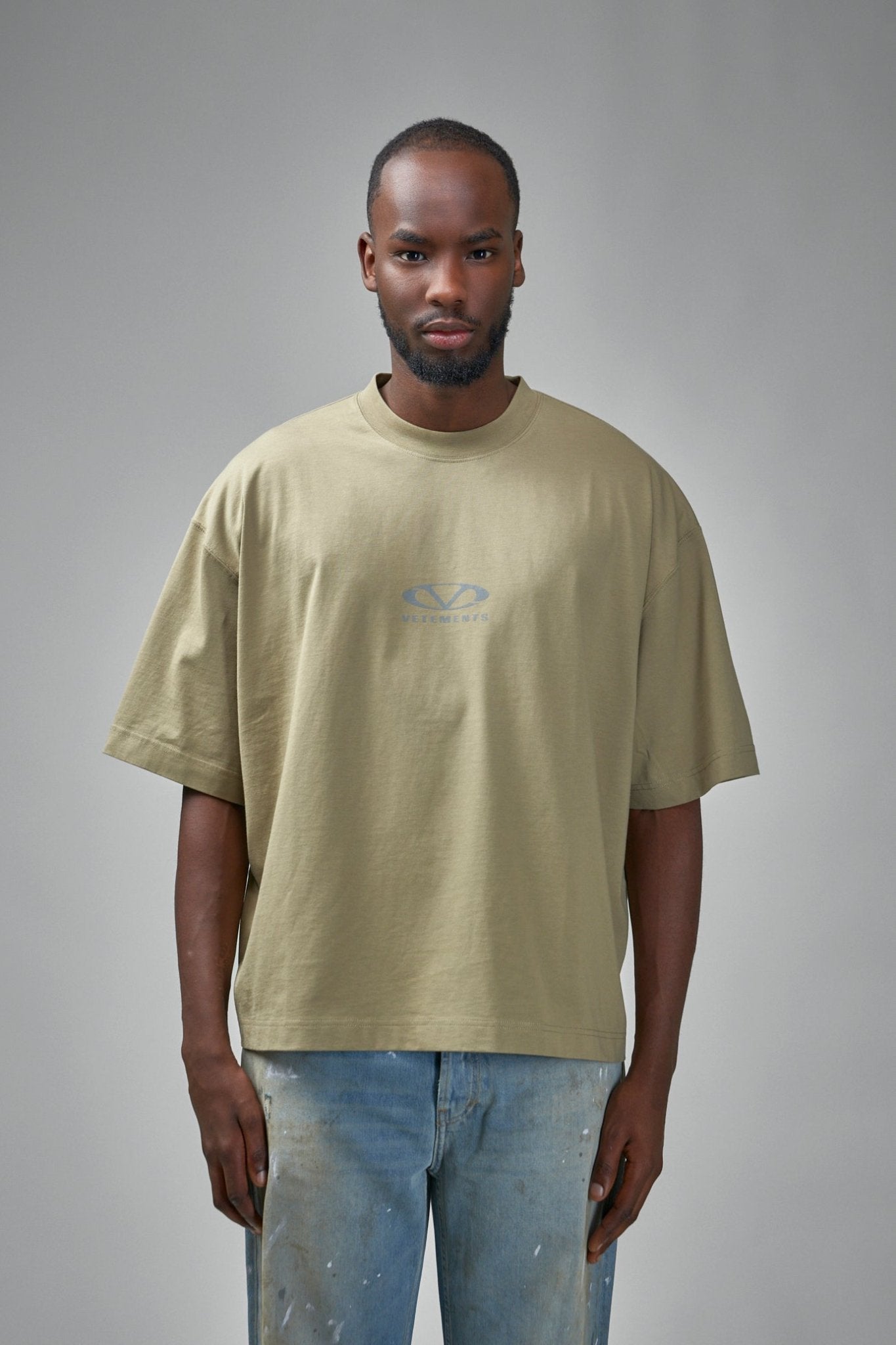 Vetements - Oval Logo Cropped Boxy T-Shirt - LABELS