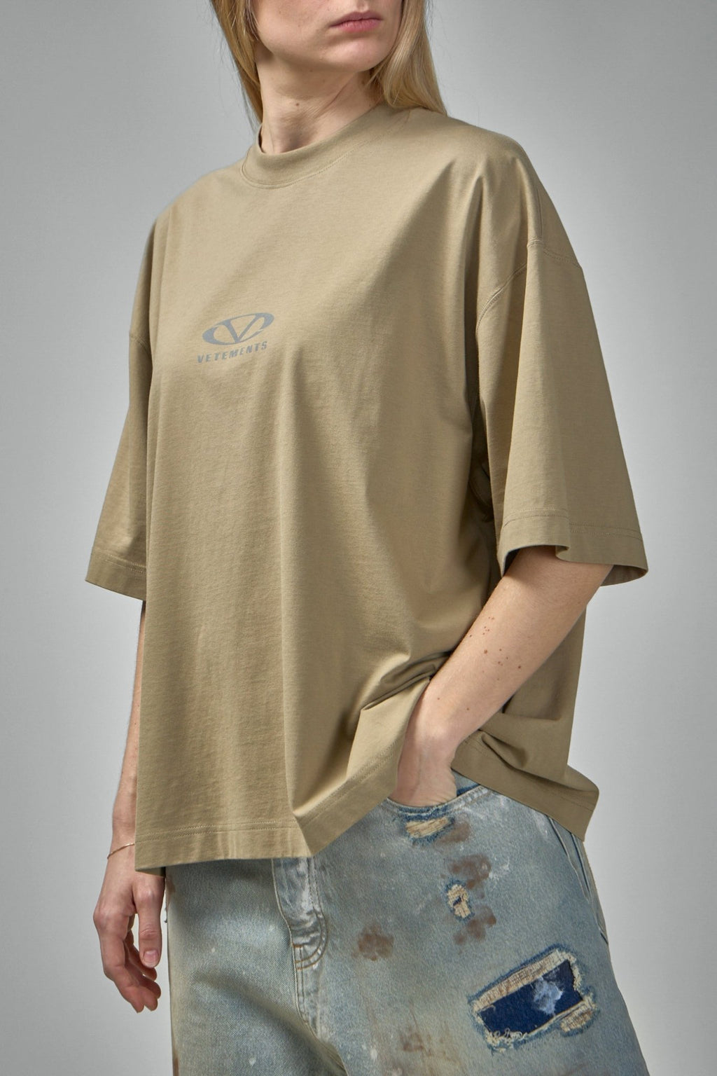 Vetements - Oval Logo Cropped Boxy T-Shirt - LABELS