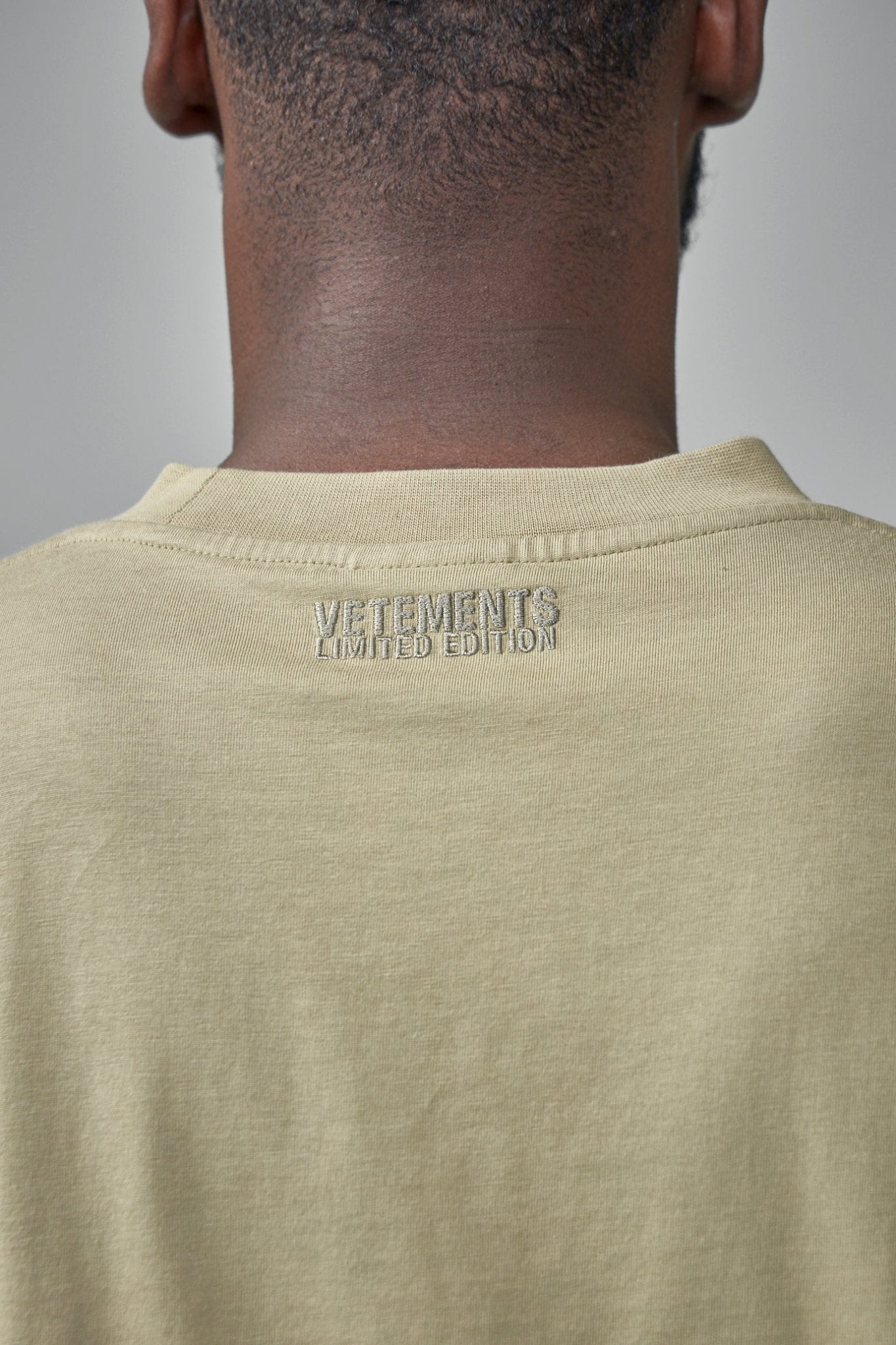 Vetements - Oval Logo Cropped Boxy T-Shirt - LABELS