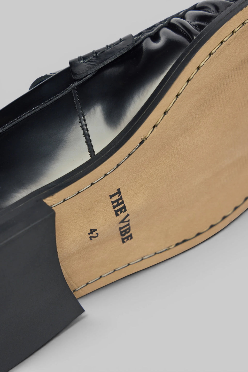 Vinny's - Louee Vale - LABELS