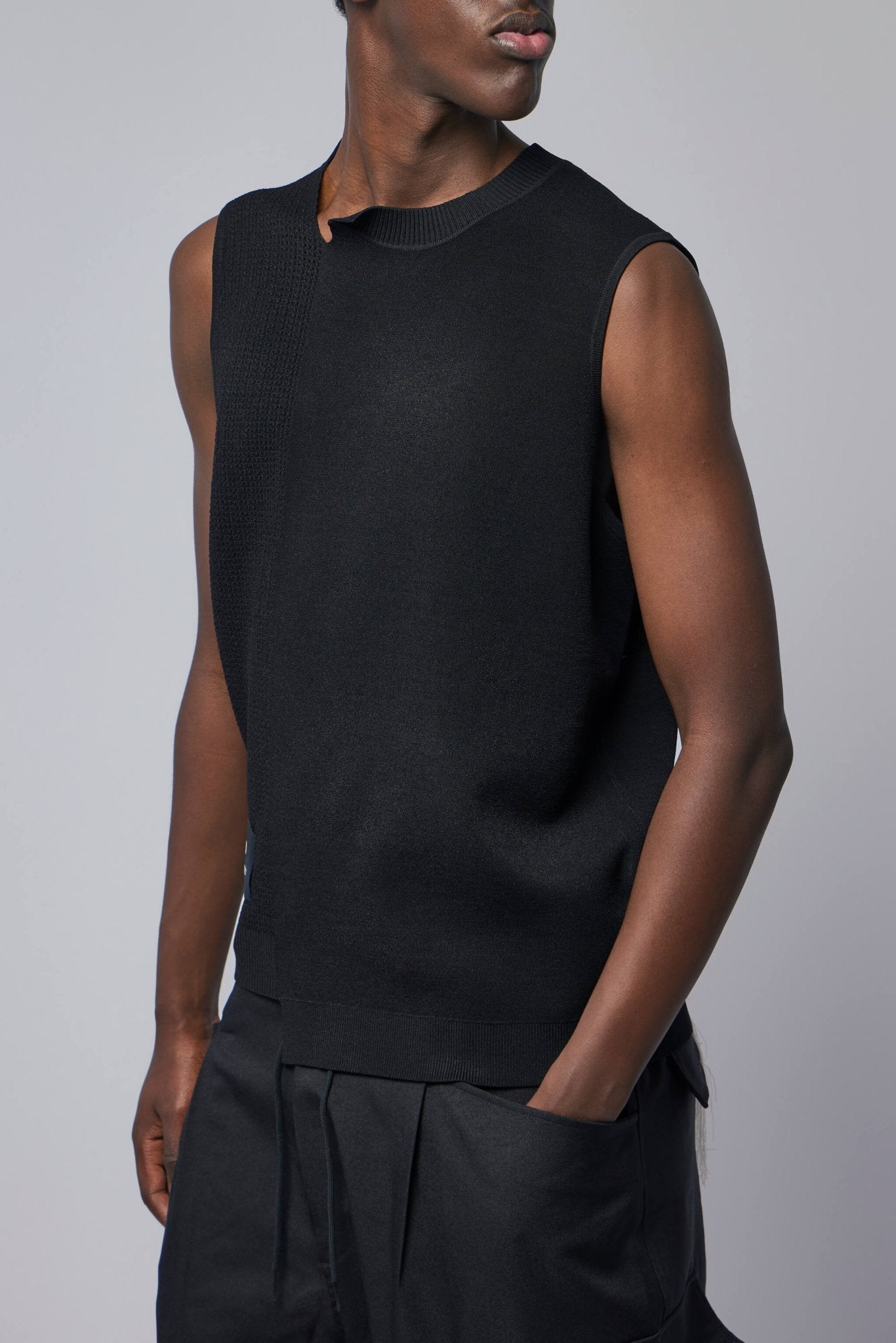 トップス Yohji Yamamoto Pour Homme Knit Vest Y-3 Yohji Yamamoto Vests & Bodywarmers - Gfx Knit – LABELS