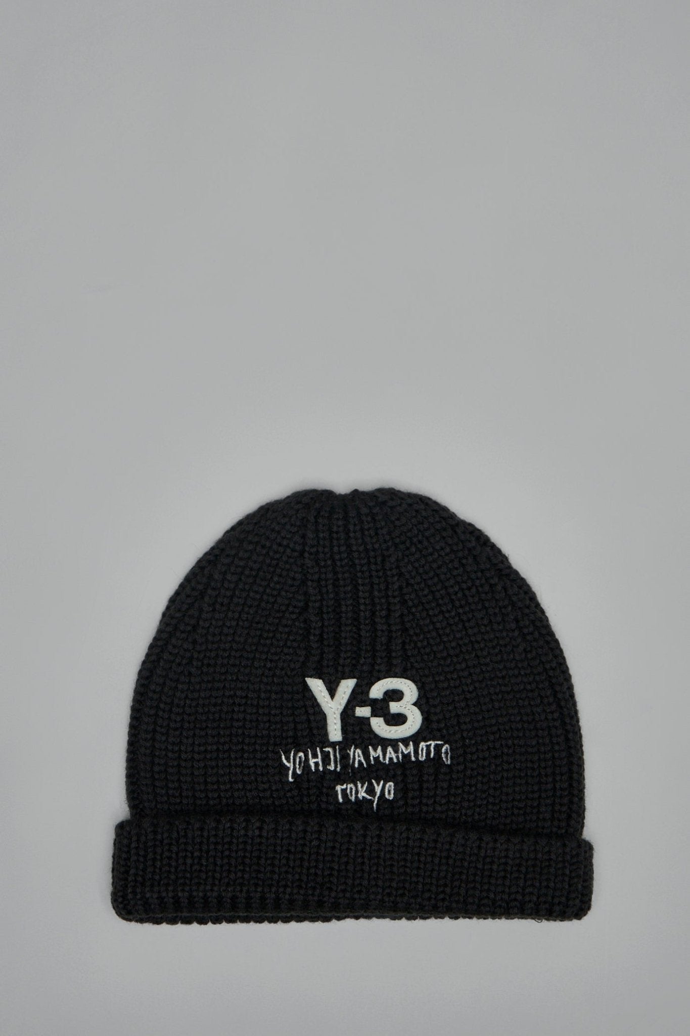 Yohji Yamamoto
ribbed-knit wool beanie Yohji Yamamoto Yohji Yamamoto KNIT BEANIE WITH FRINGED  main image 4