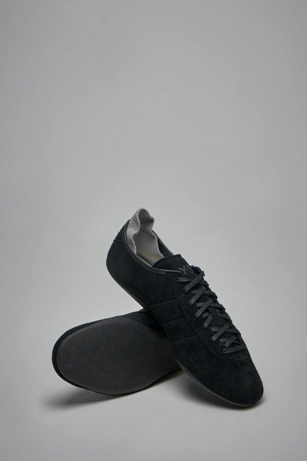 Y - 3 Yohji Yamamoto - Tokyo - LABELS