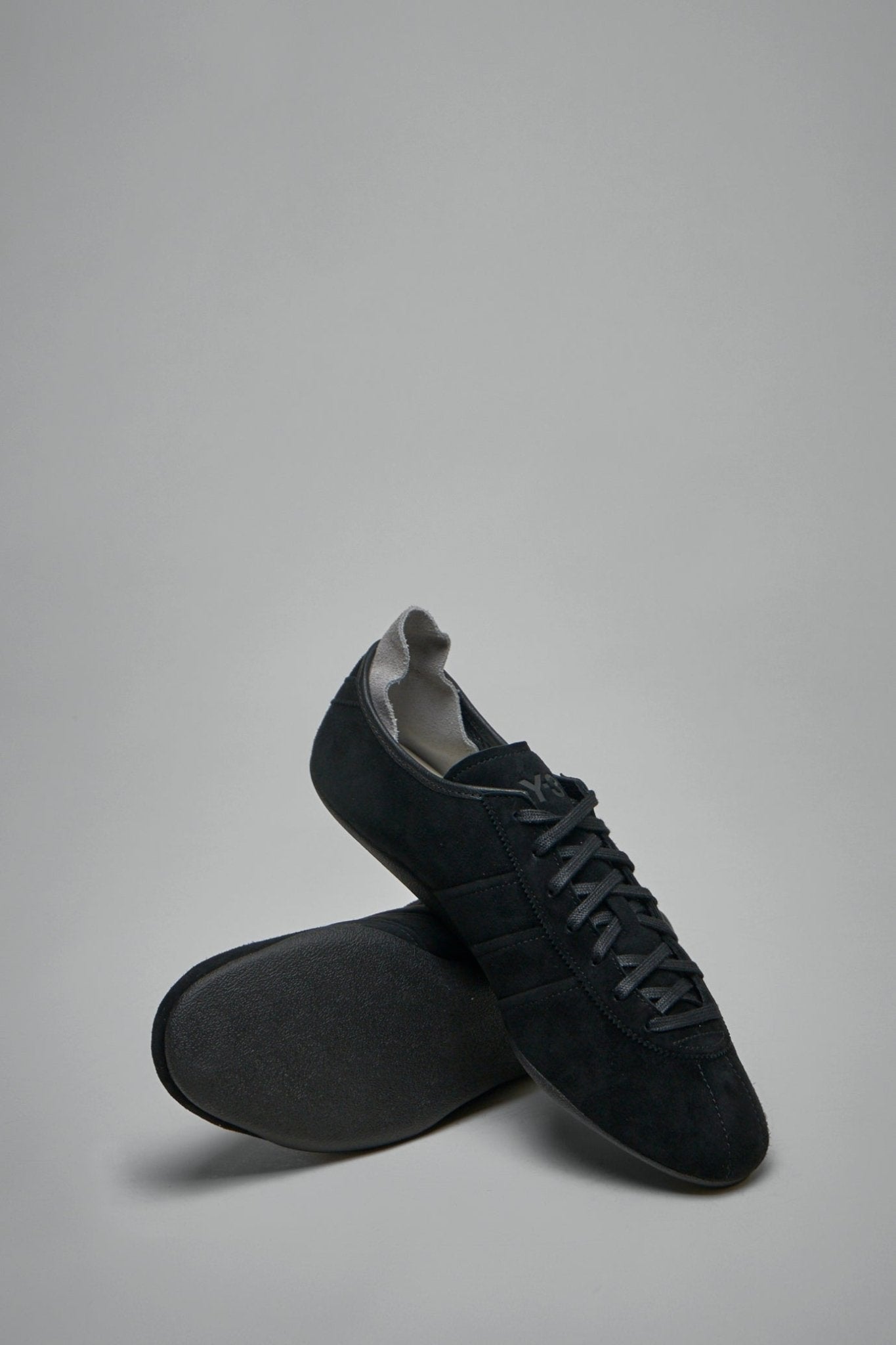 Y - 3 Yohji Yamamoto - Tokyo - LABELS