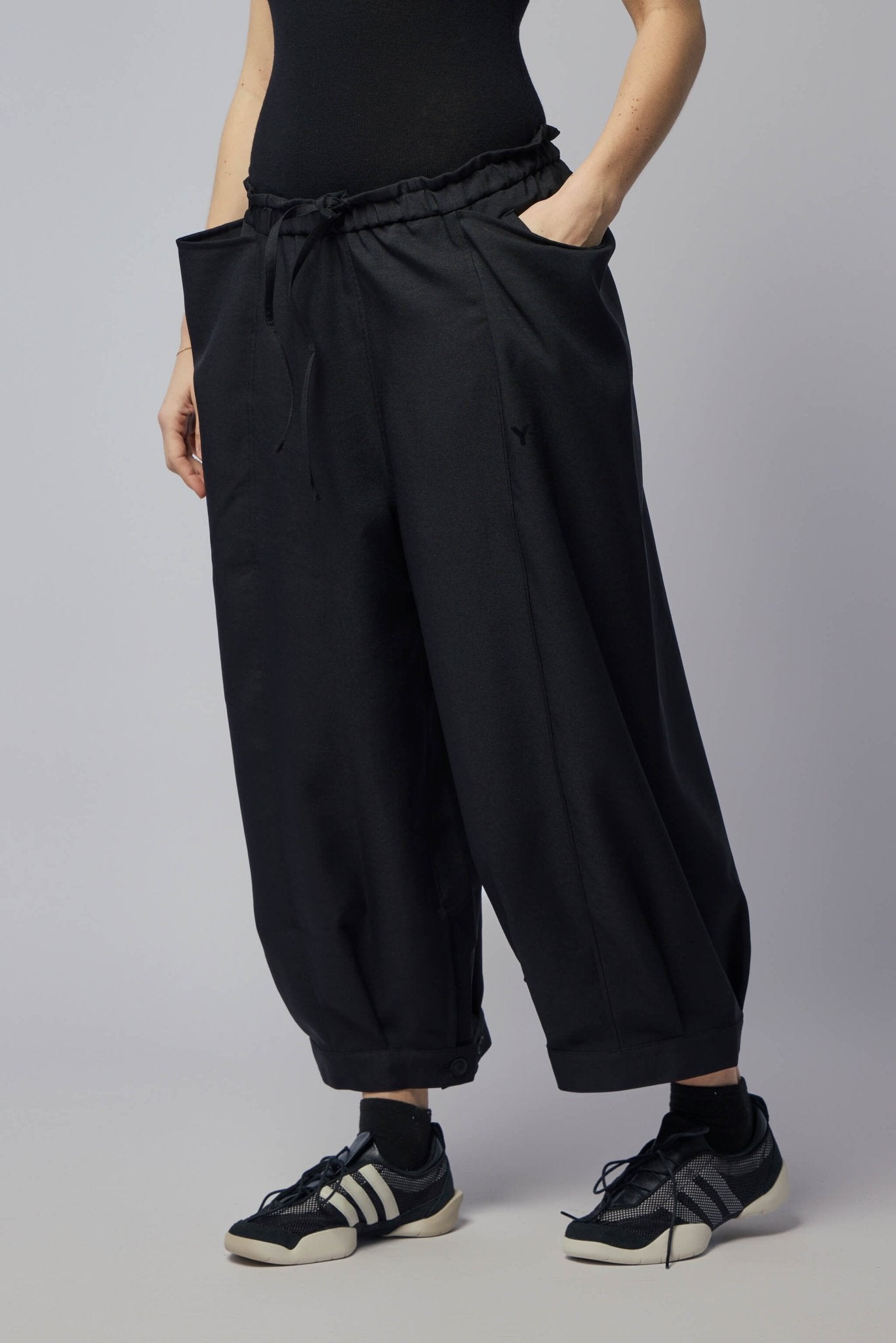 Y-3 Yohji Yamamoto Wide-Leg Pants - Cropped Design – LABELS