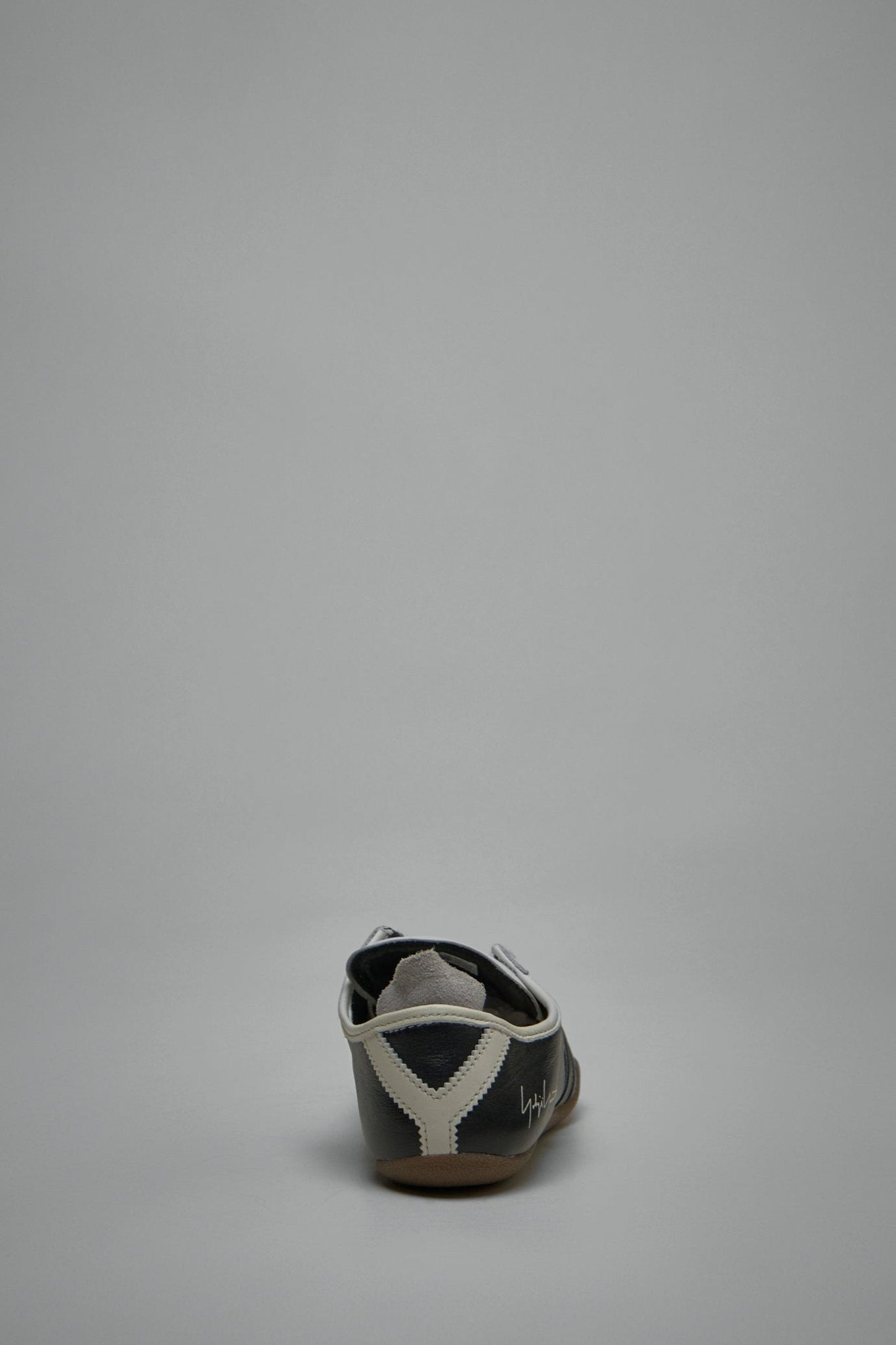 Y - 3 Yohji Yamamoto - Y - 3 Tokyo - LABELS